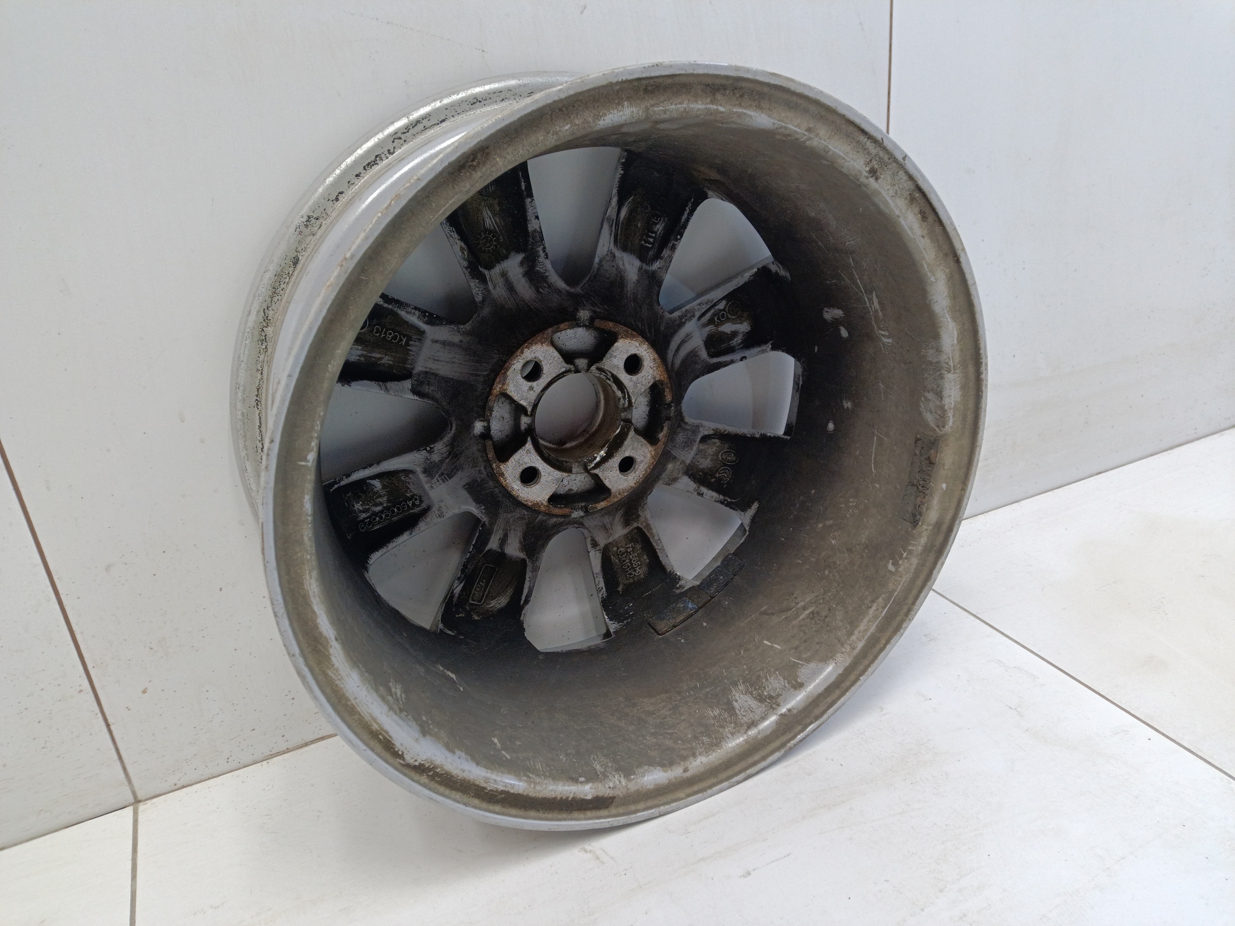 Диск колеса литой Lada Largus Restail R15