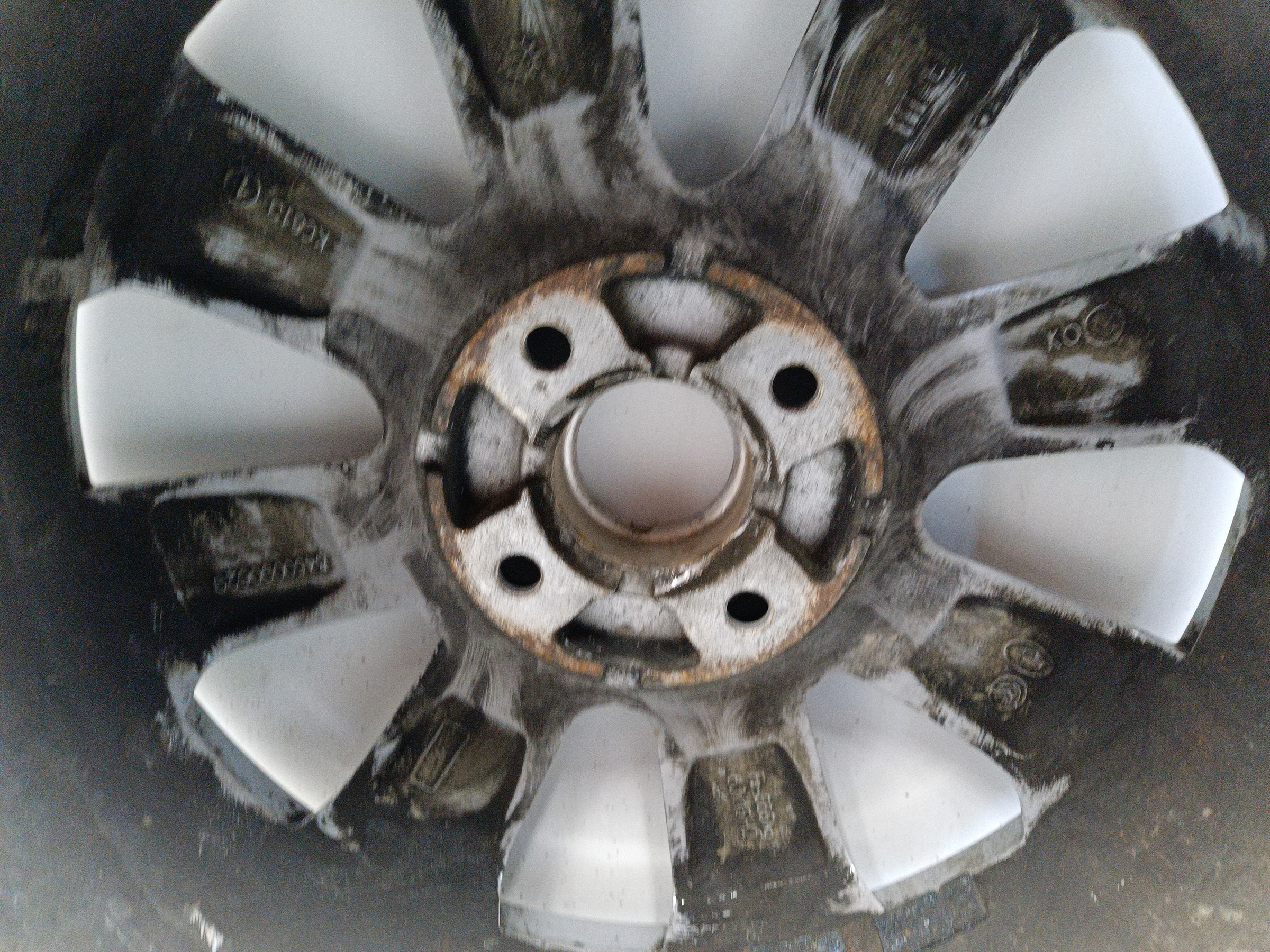 Диск колеса литой Lada Largus Restail R15