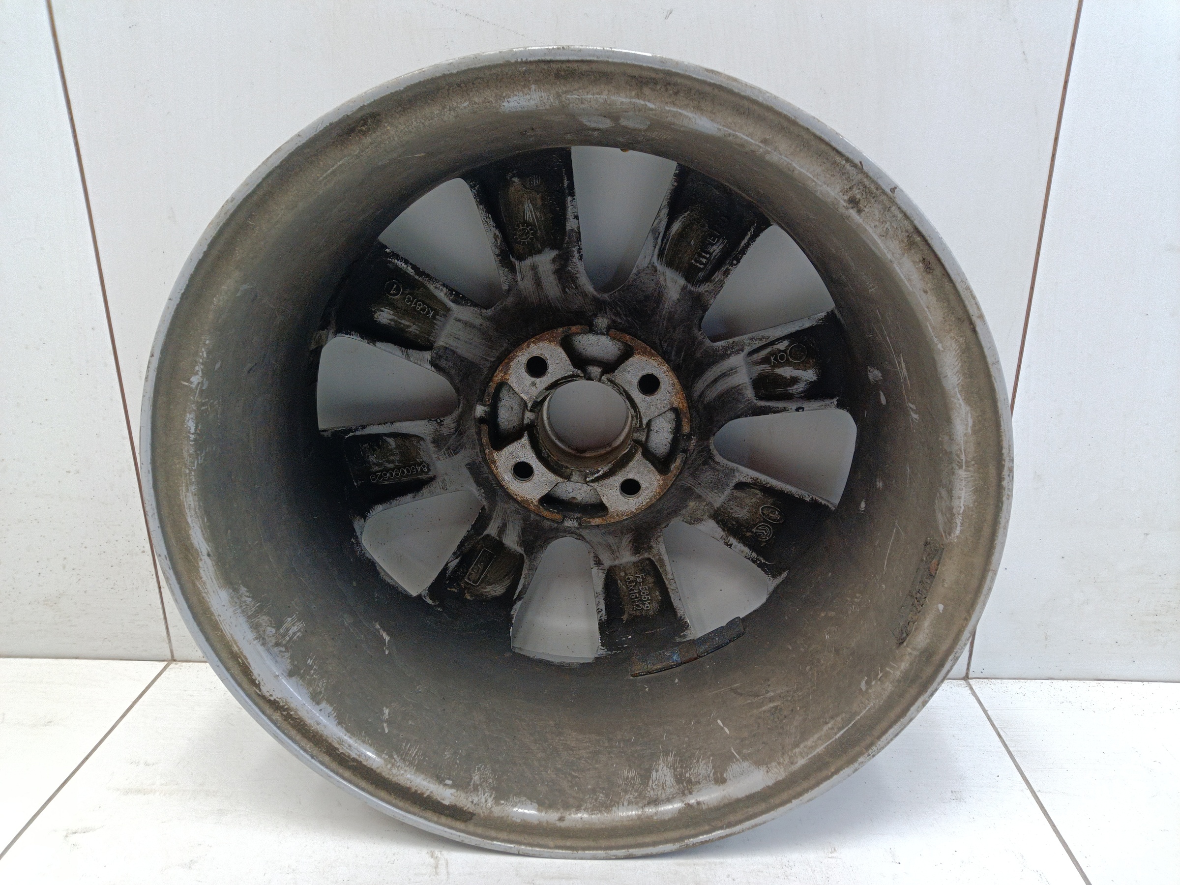 Диск колеса литой Lada Largus Restail R15