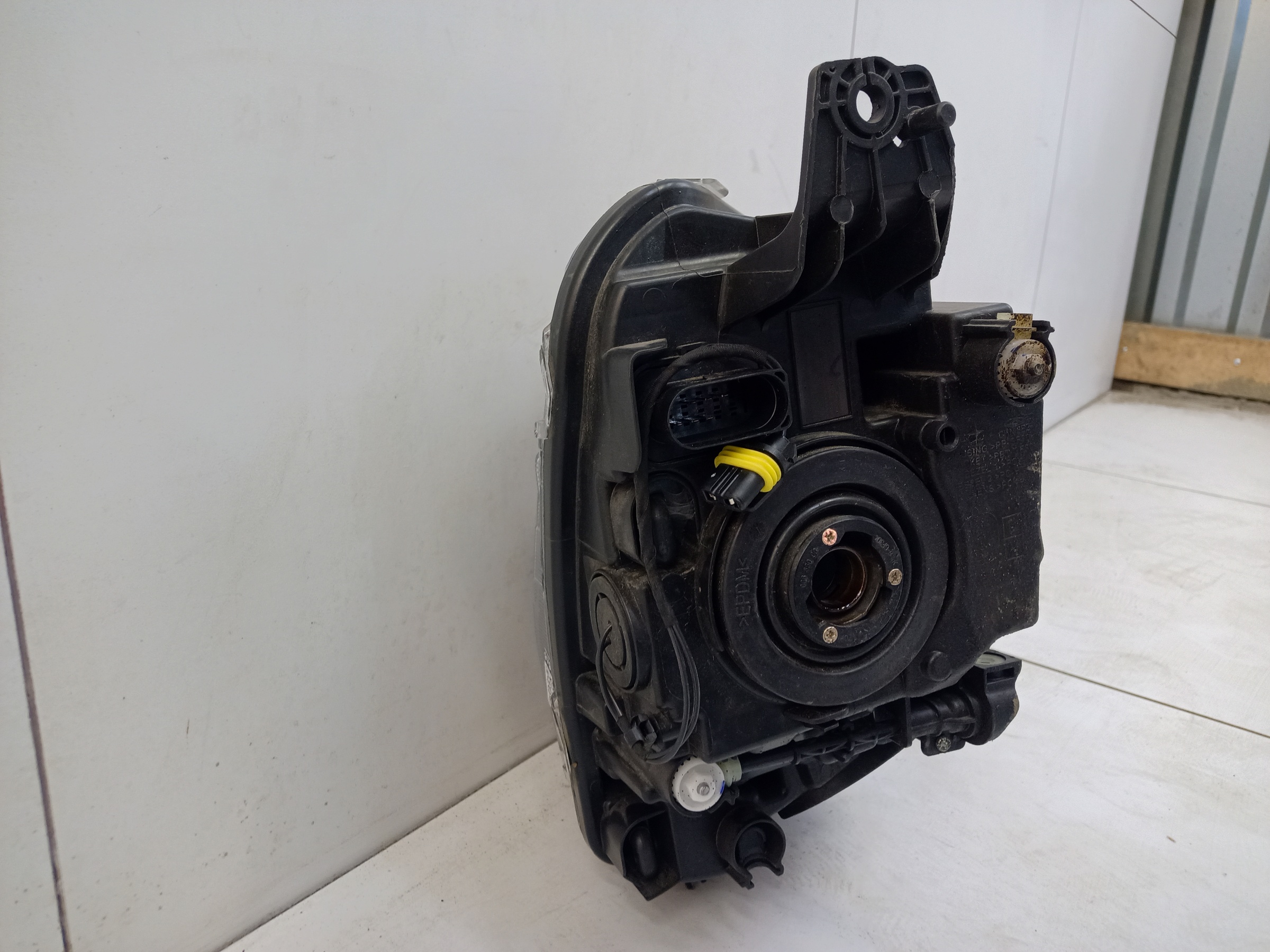 Фара передняя левая Omoda C5 галоген