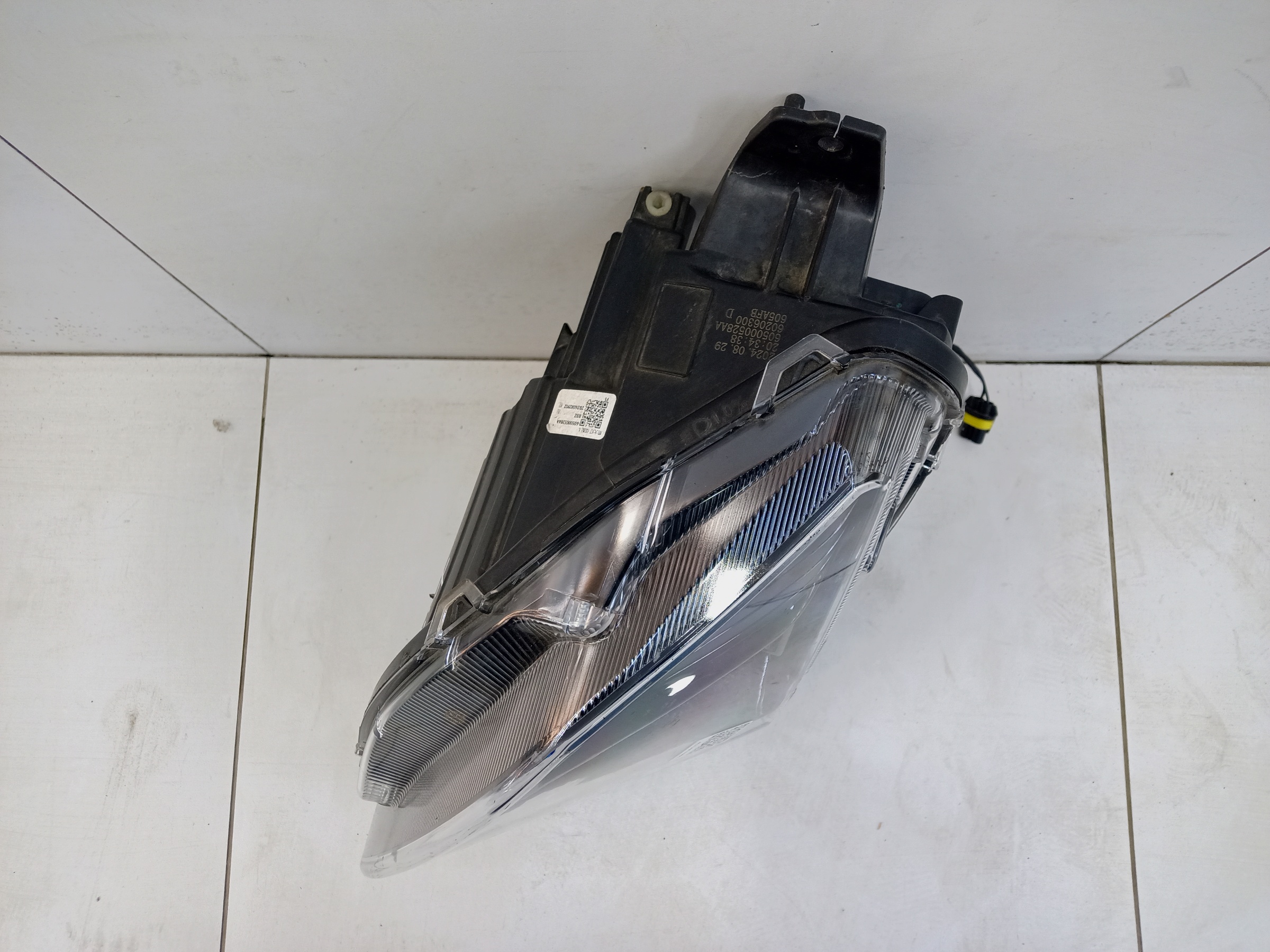 Фара передняя левая Omoda C5 галоген