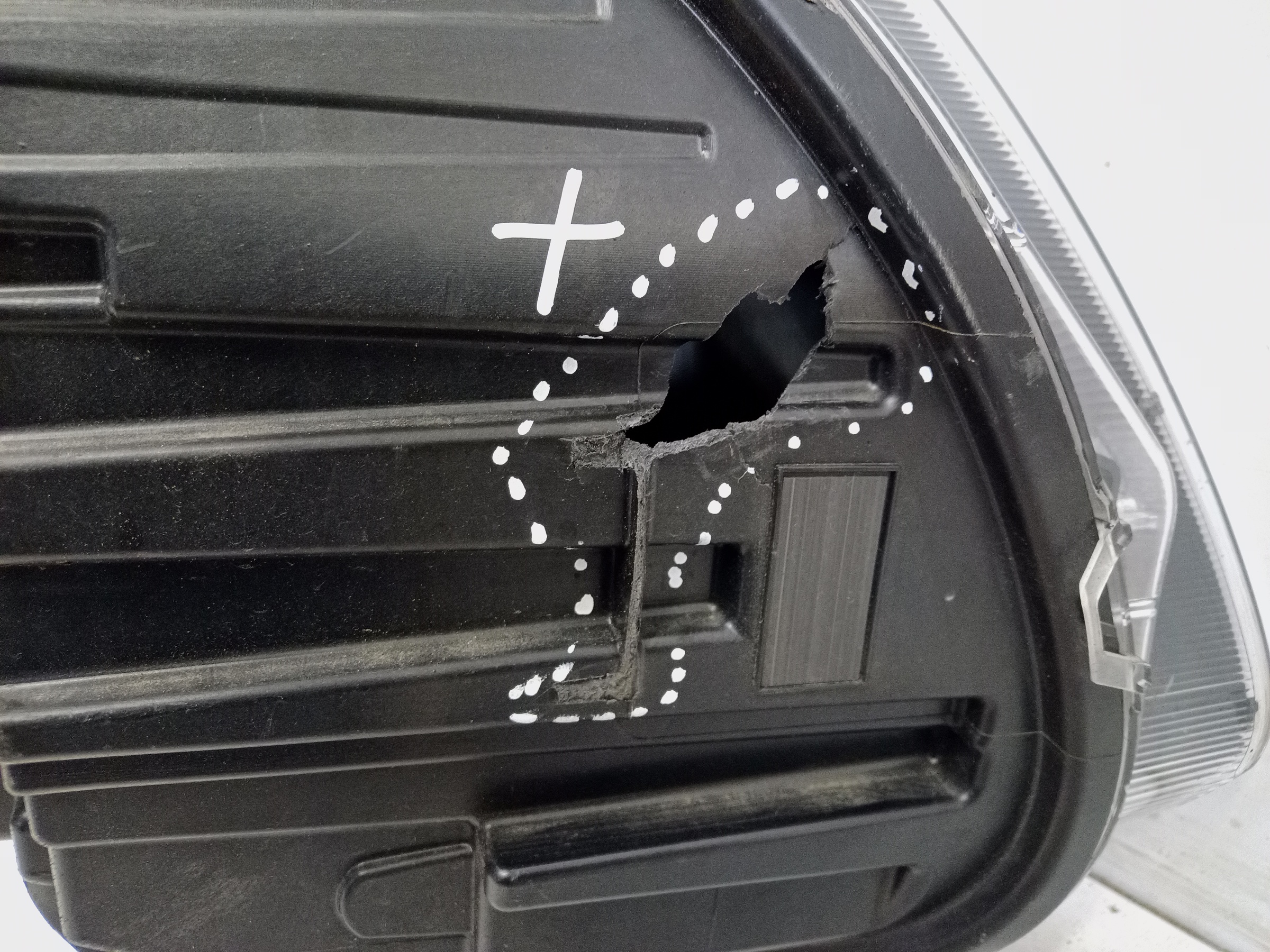 Фара передняя левая Omoda C5 галоген