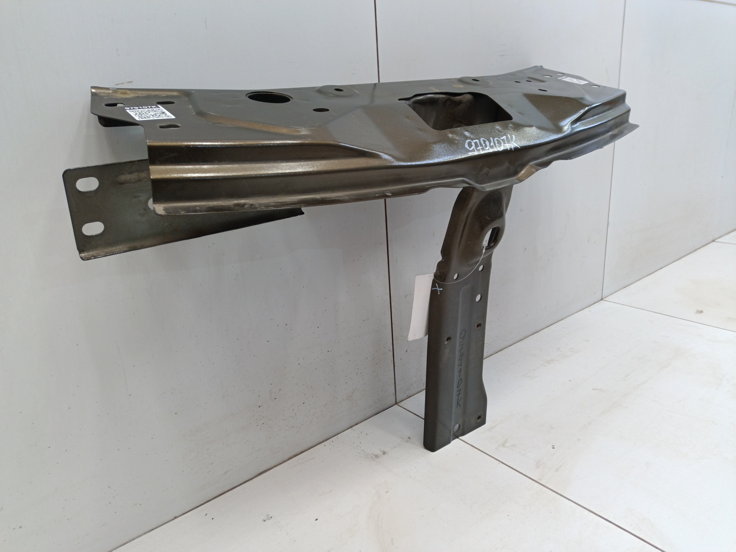 Панель передняя центральная часть Renault Duster 2