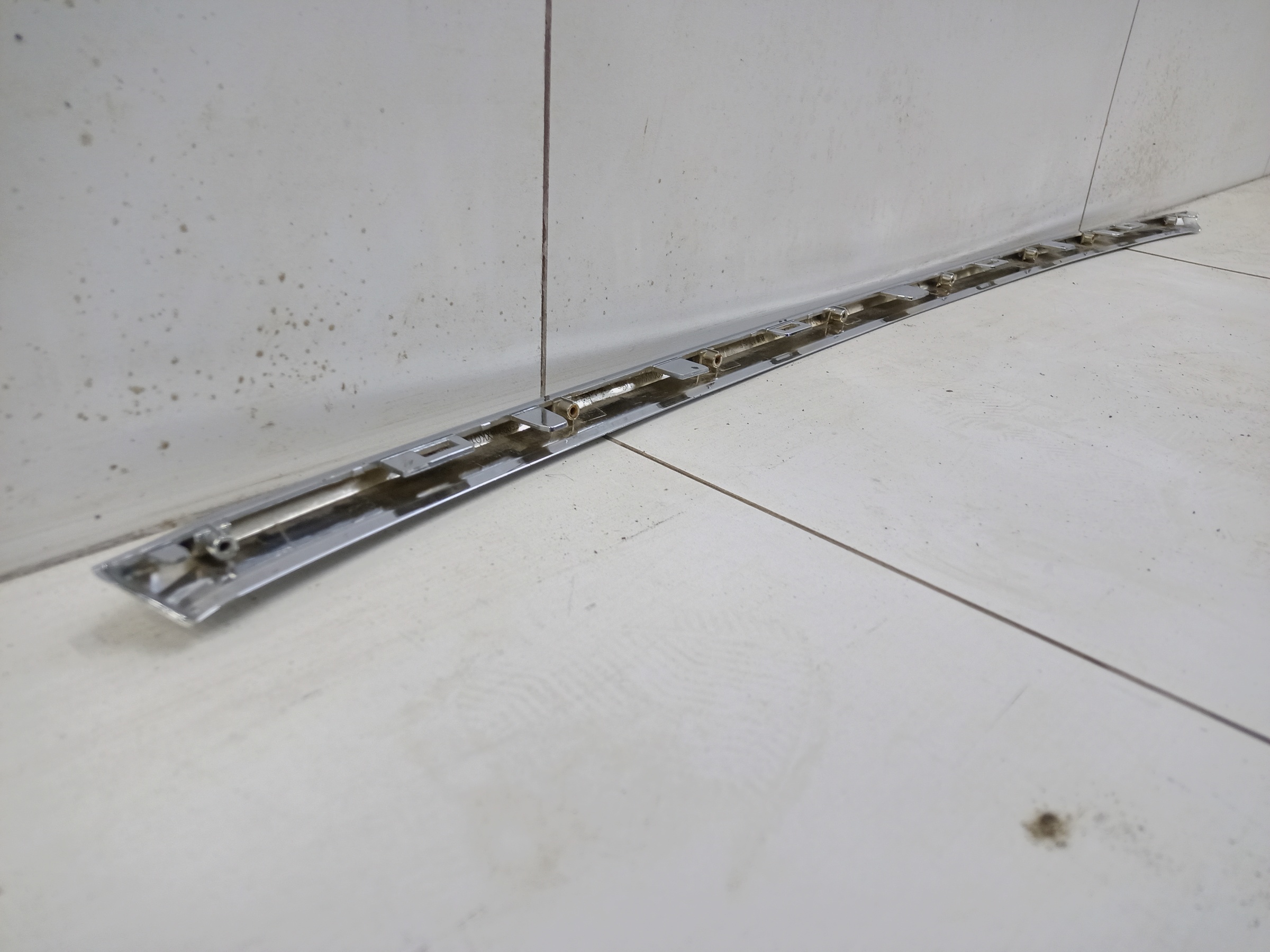 Накладка хром решетки радиатора Haval F7x Restail