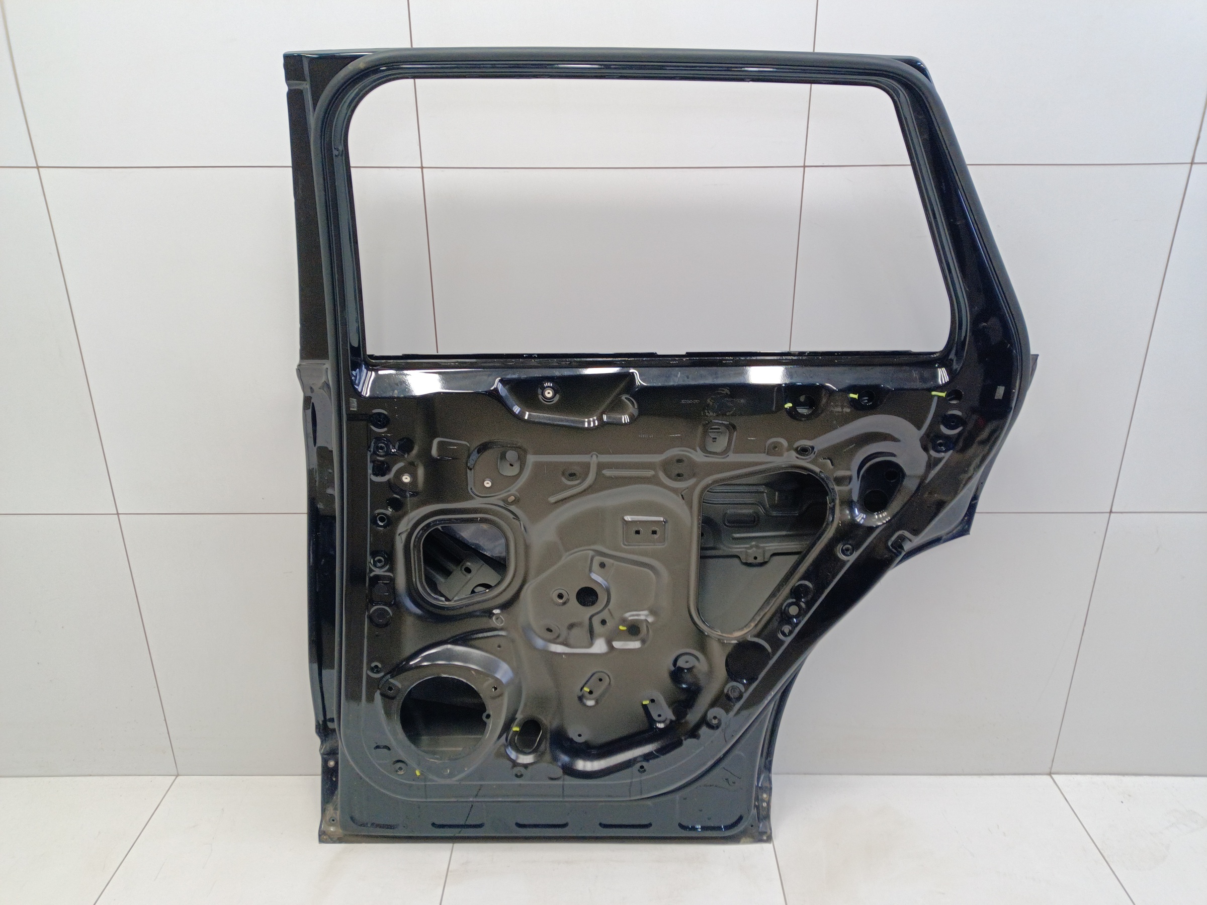 Дверь задняя правая Hongqi E-HS9