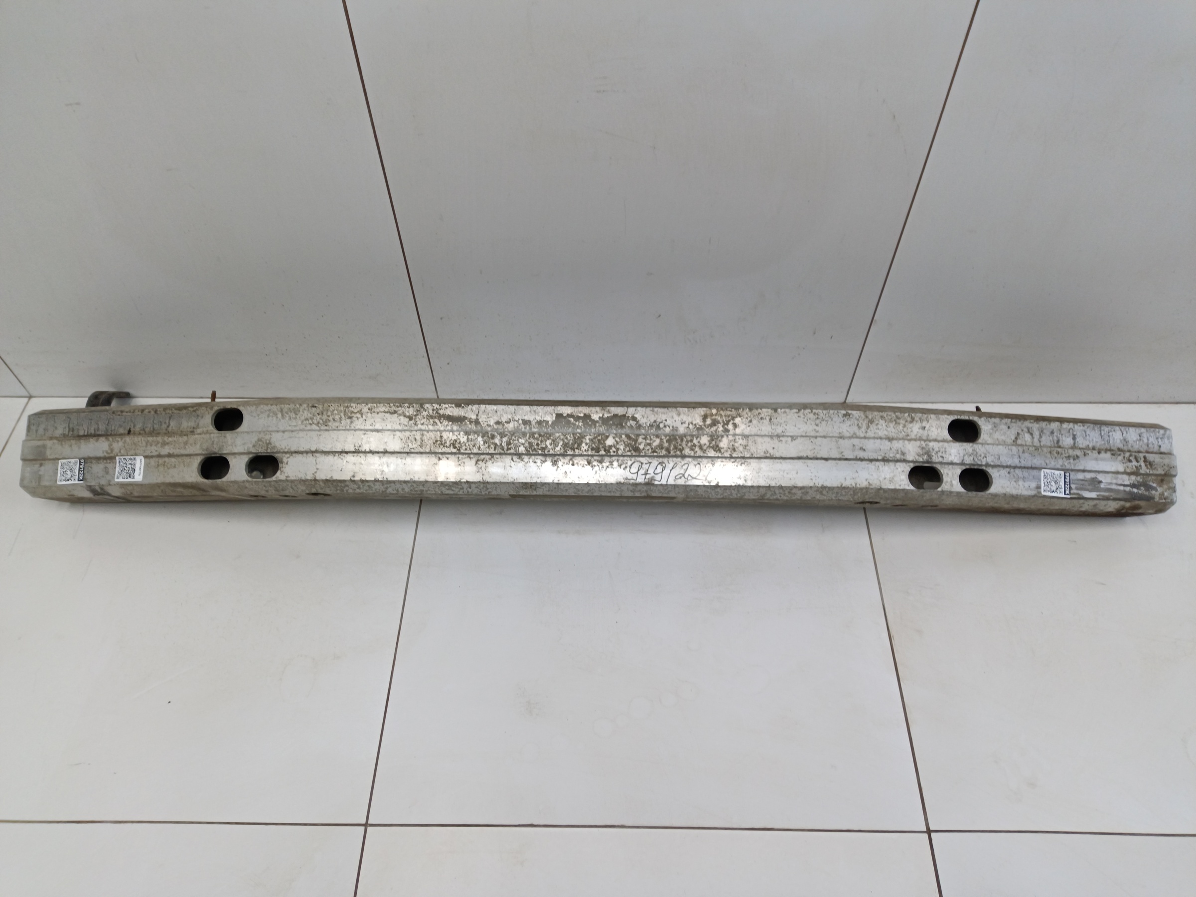 Усилитель переднего бампера нижний Toyota Land Cruiser 200