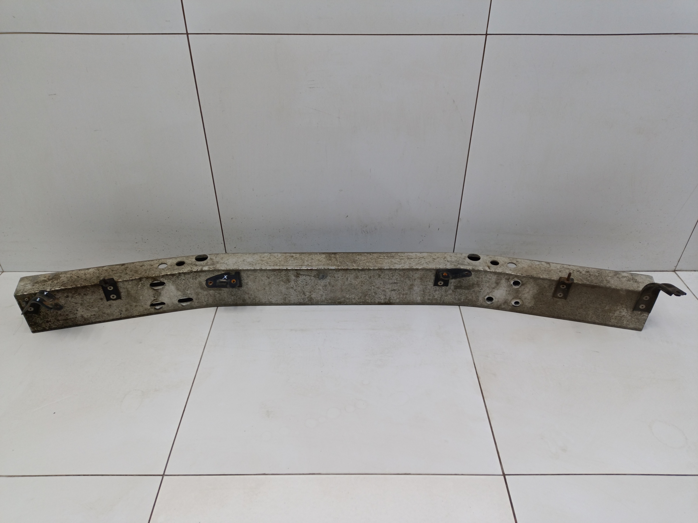 Усилитель переднего бампера нижний Toyota Land Cruiser 200