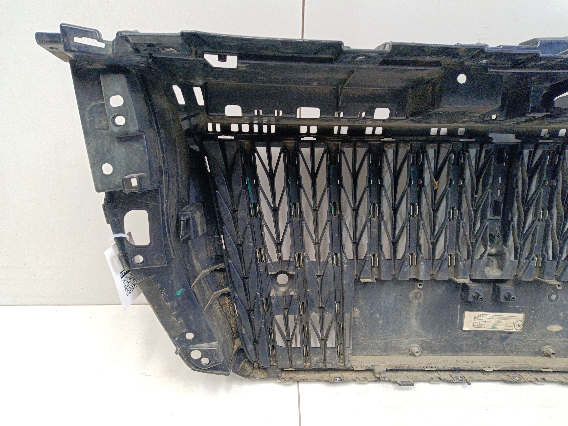 Решётка радиатора Hongqi H5 2