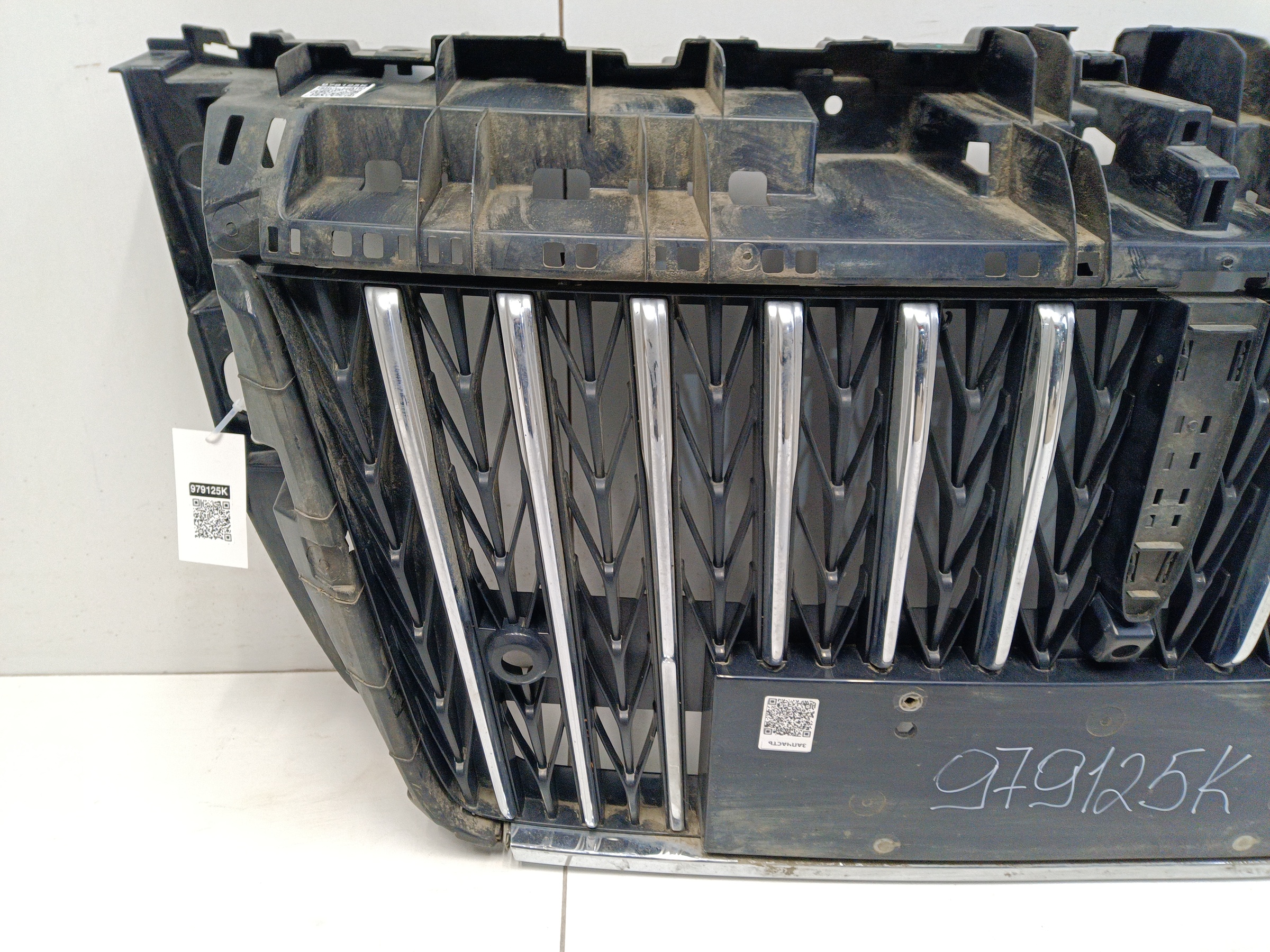 Решётка радиатора Hongqi H5 2