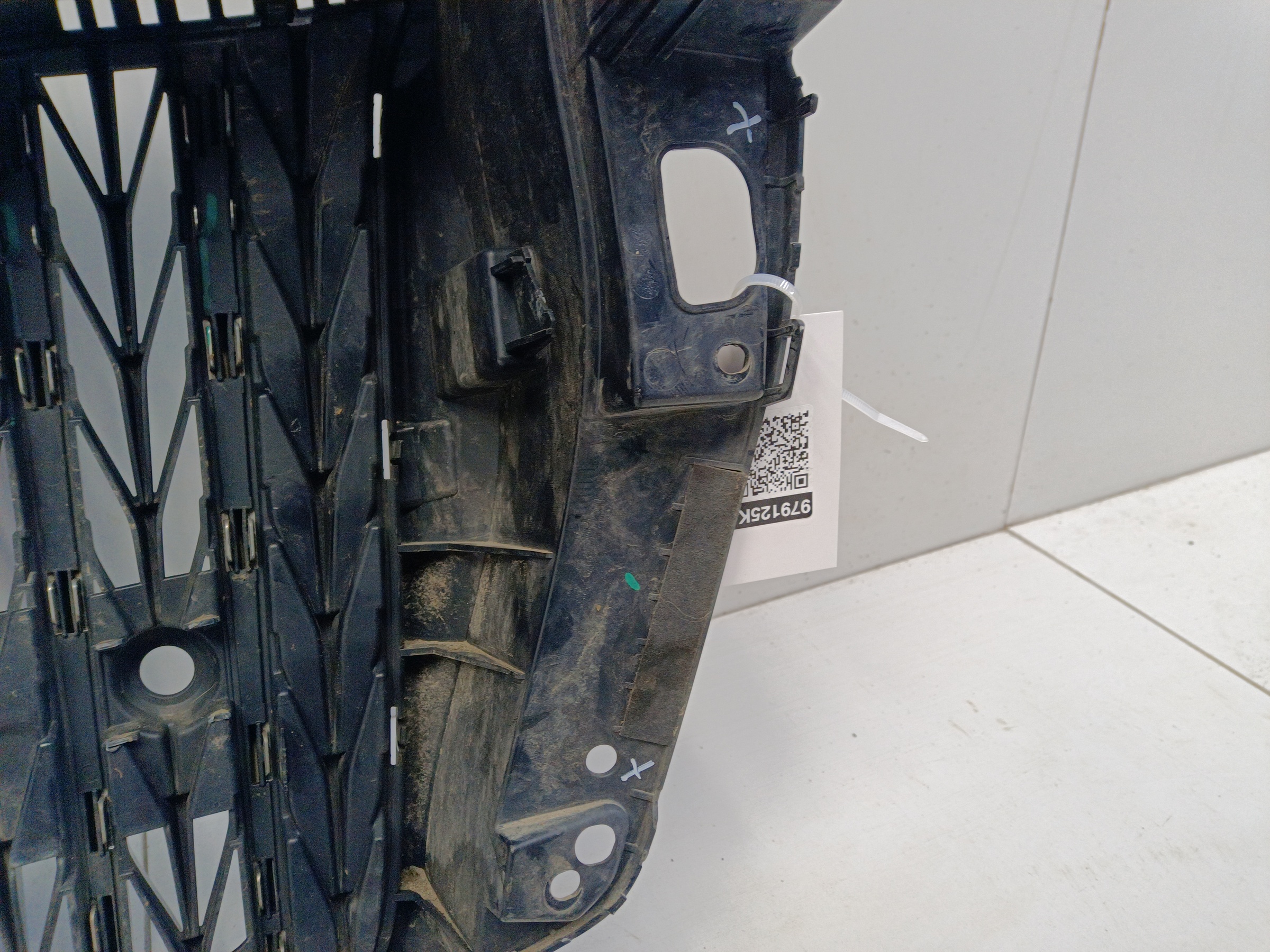 Решётка радиатора Hongqi H5 2