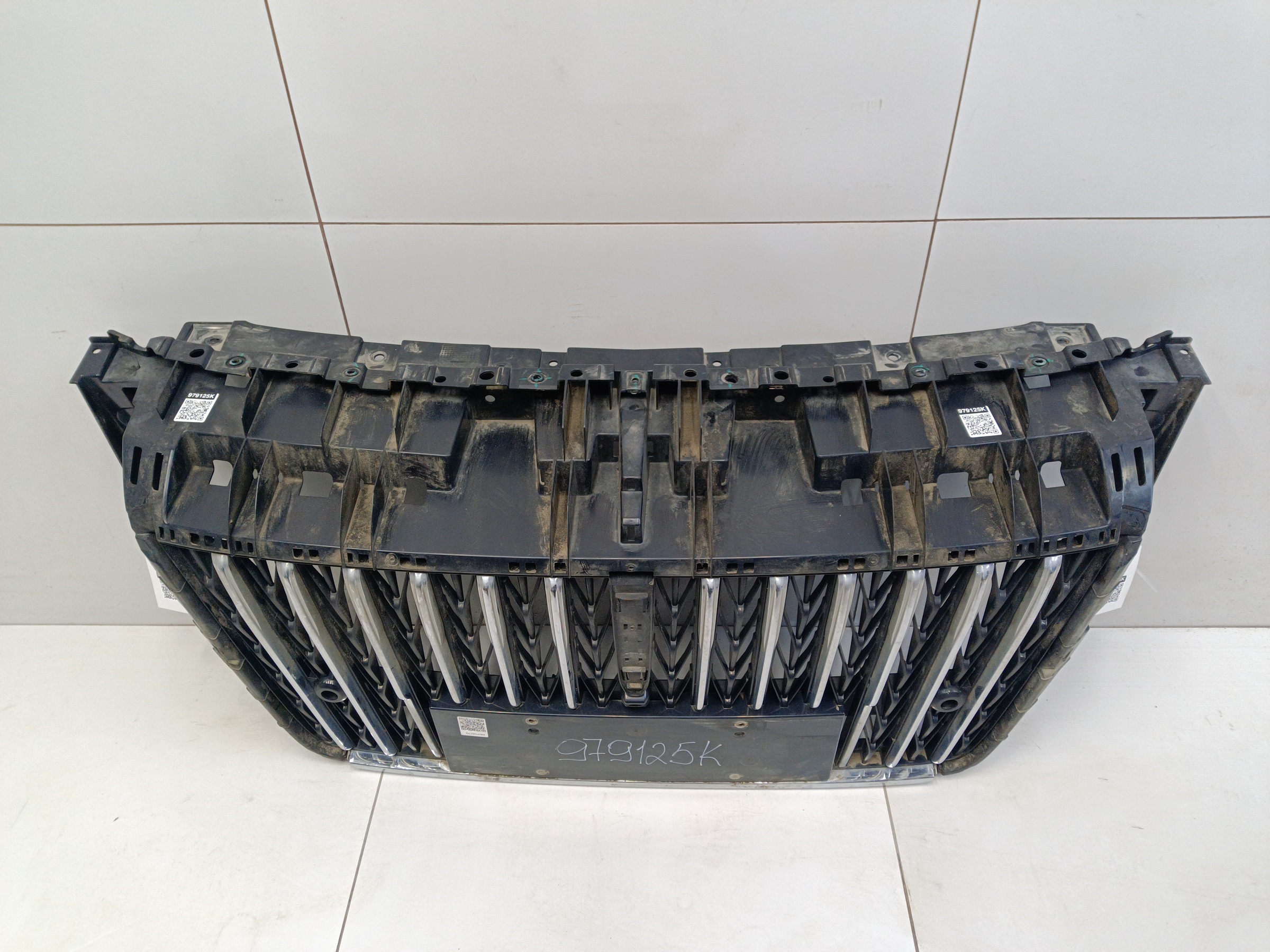 Решётка радиатора Hongqi H5 2