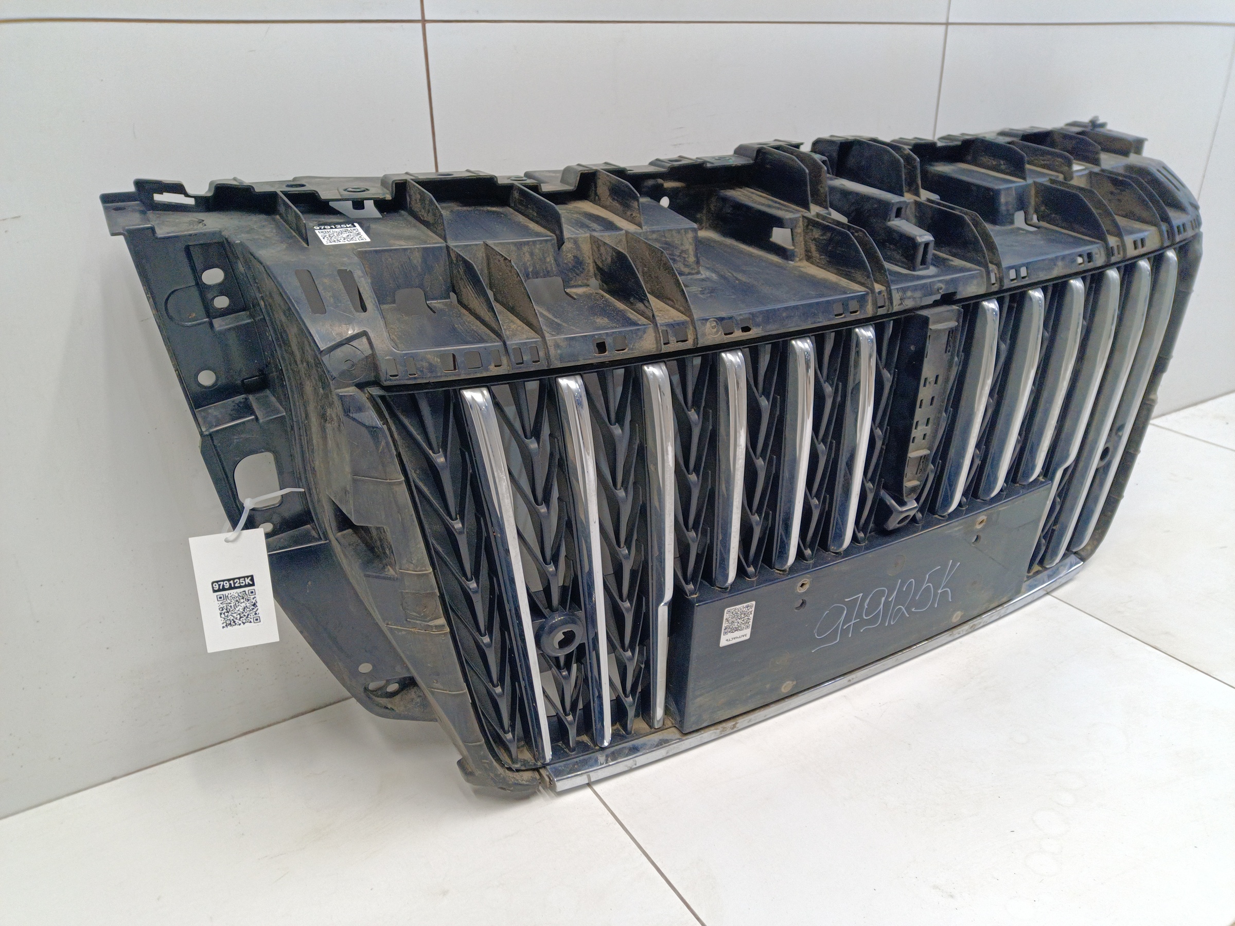 Решётка радиатора Hongqi H5 2