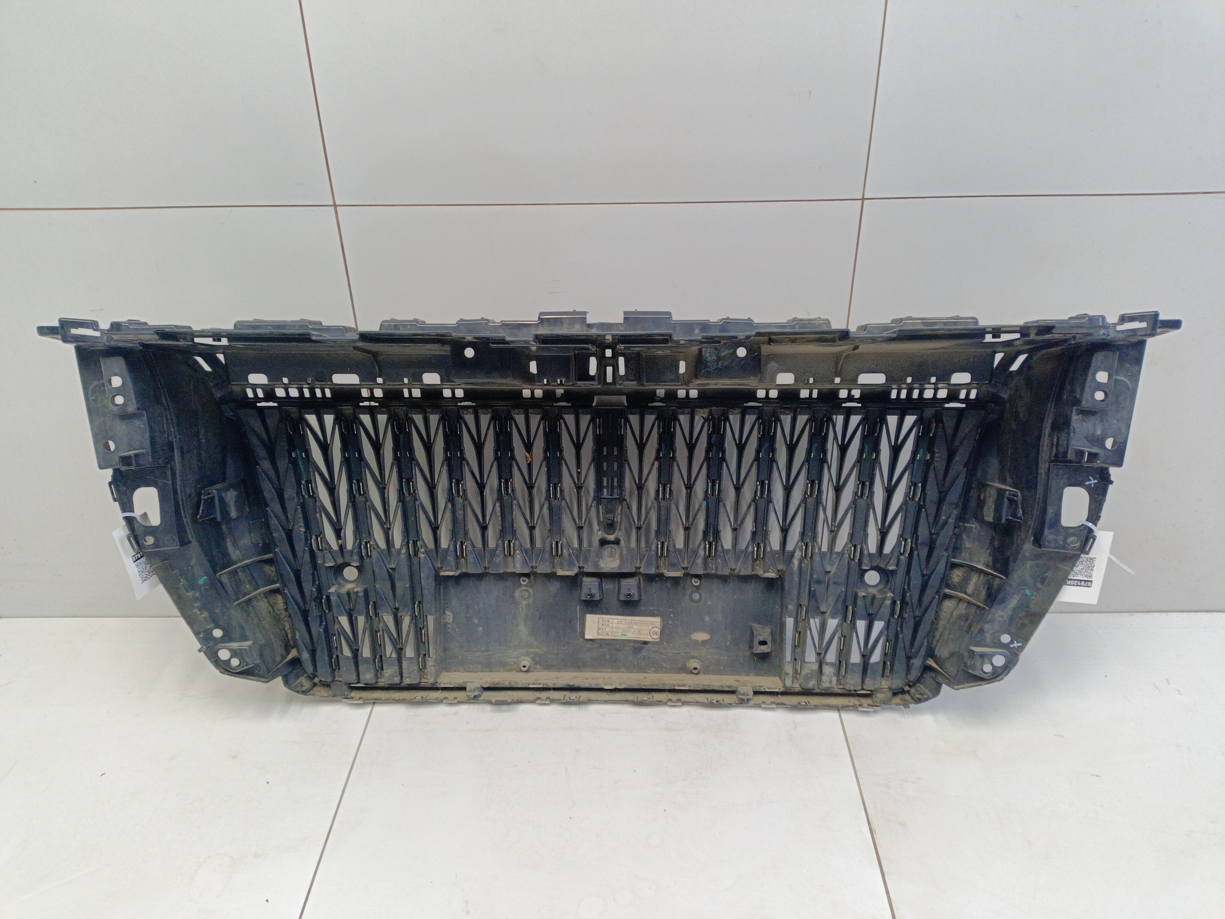 Решётка радиатора Hongqi H5 2