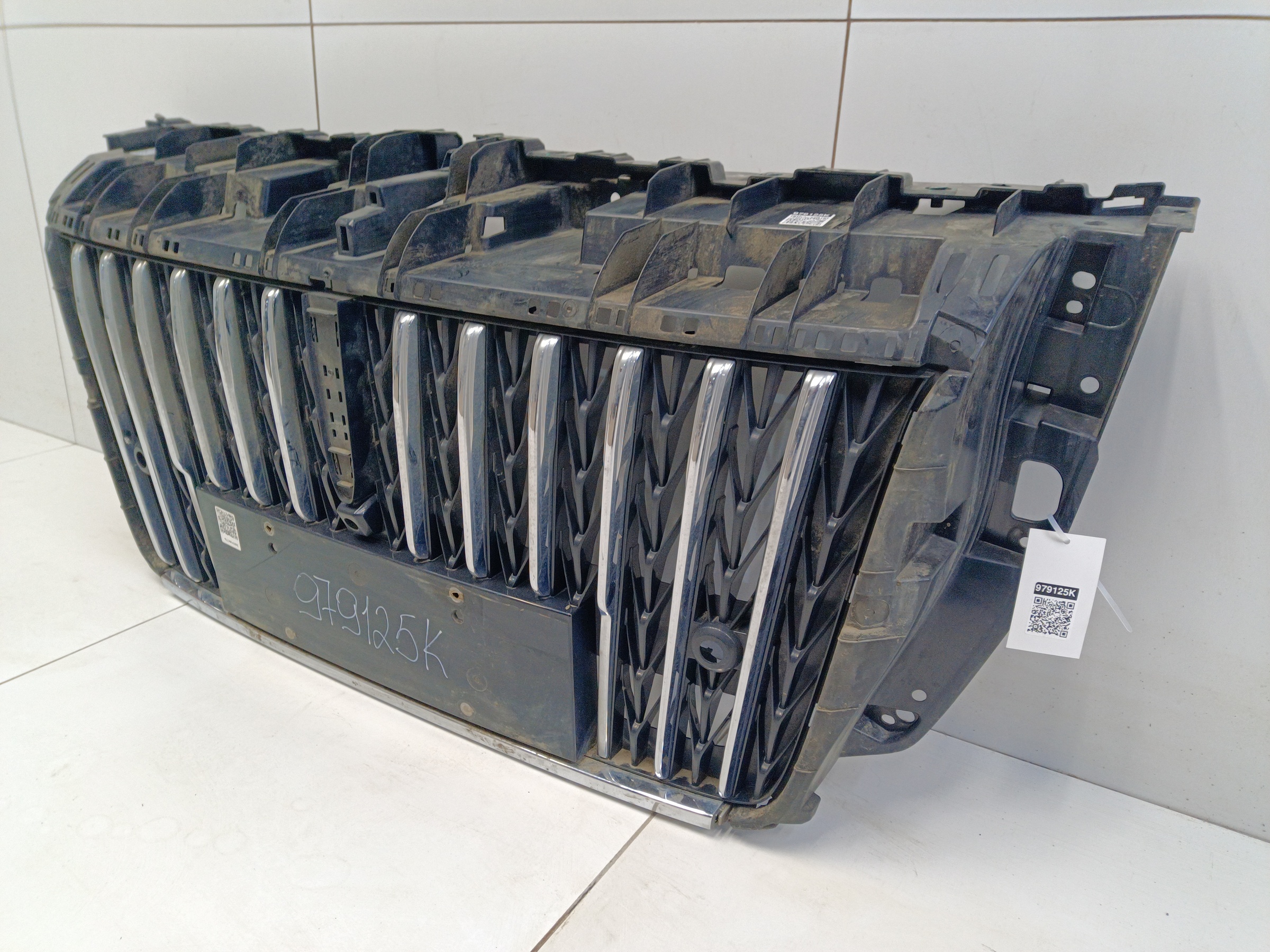 Решётка радиатора Hongqi H5 2