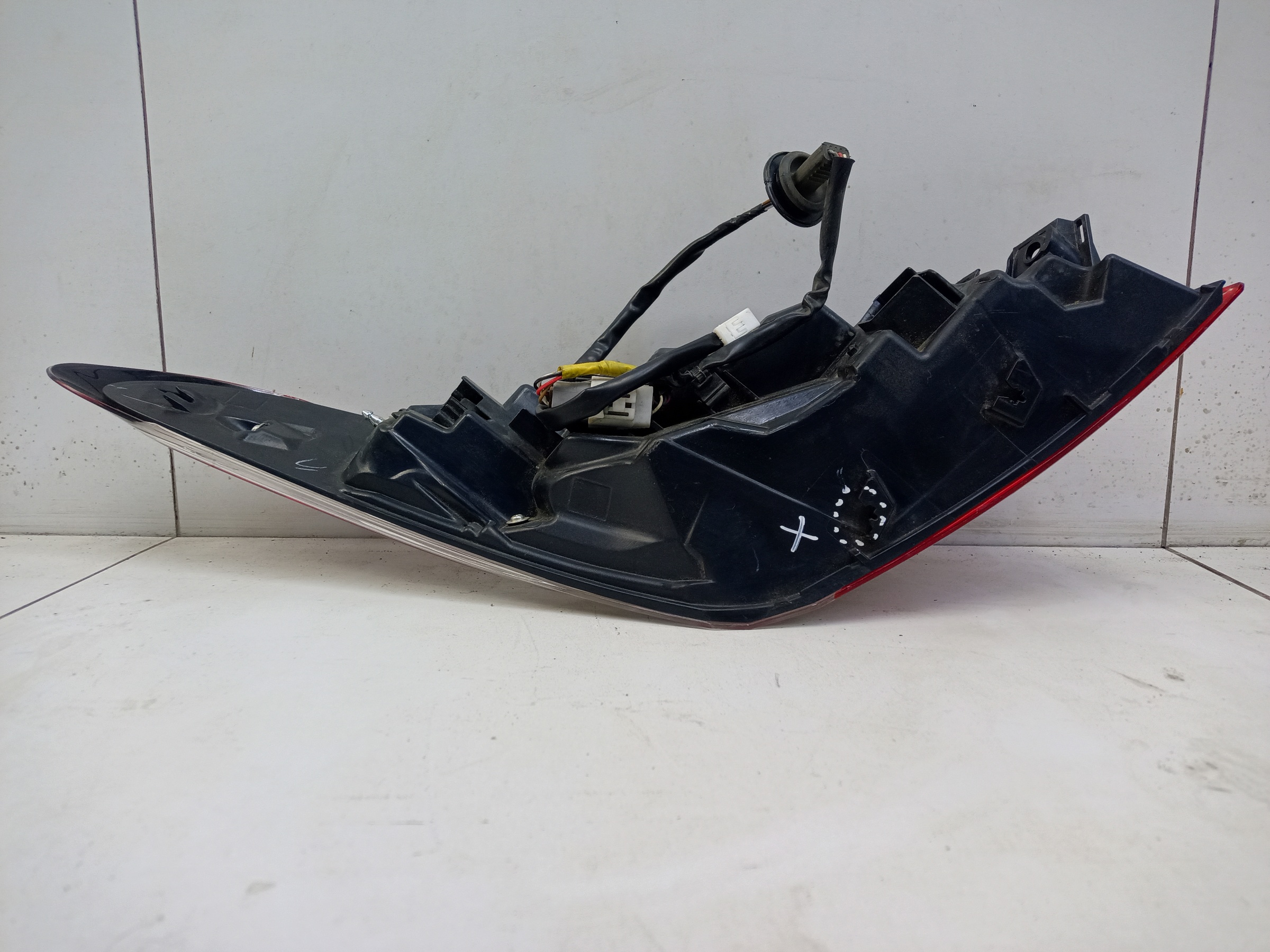 Фонарь задний правый наружный Toyota Camry V70 LED