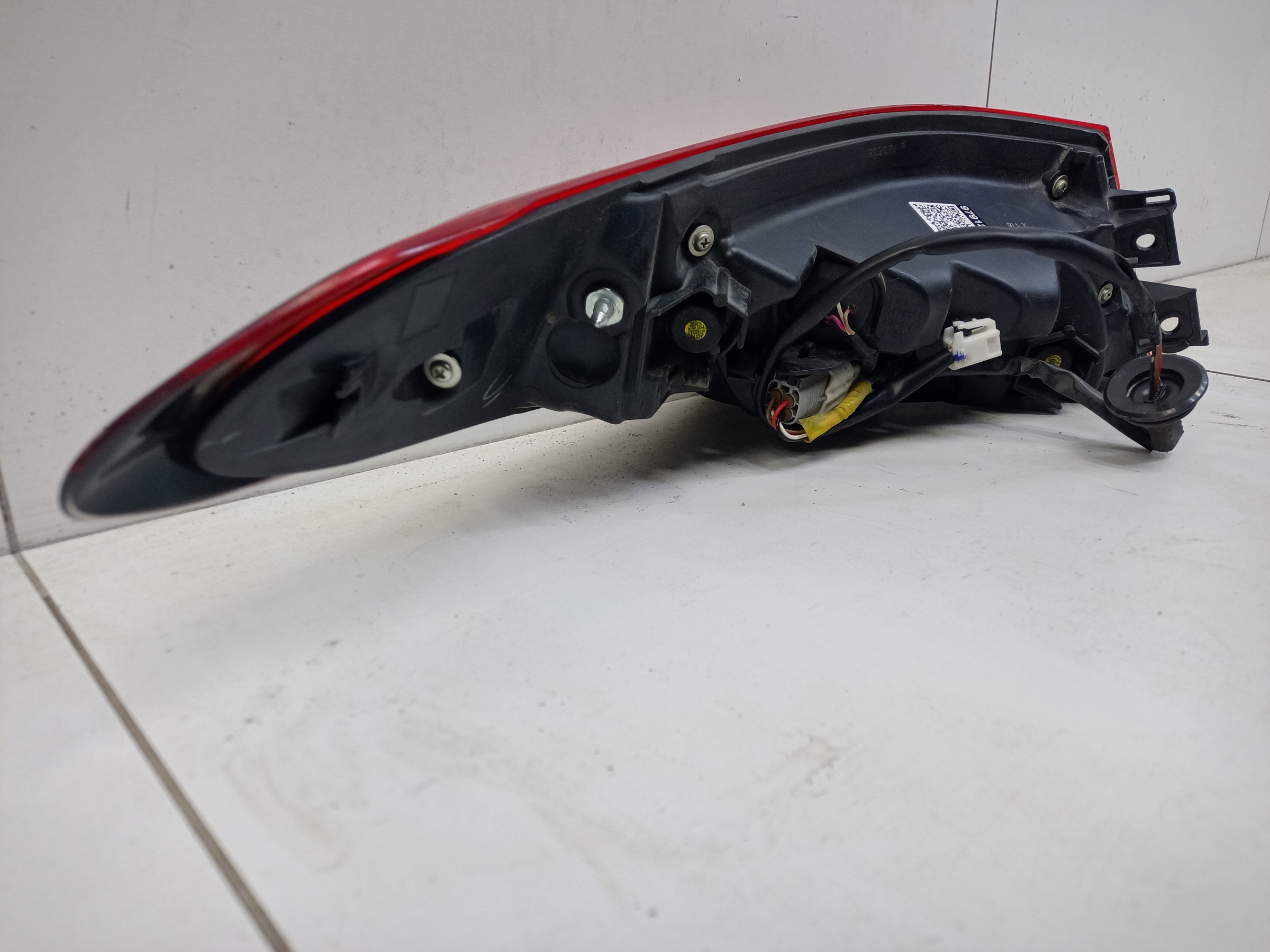 Фонарь задний правый наружный Toyota Camry V70 LED