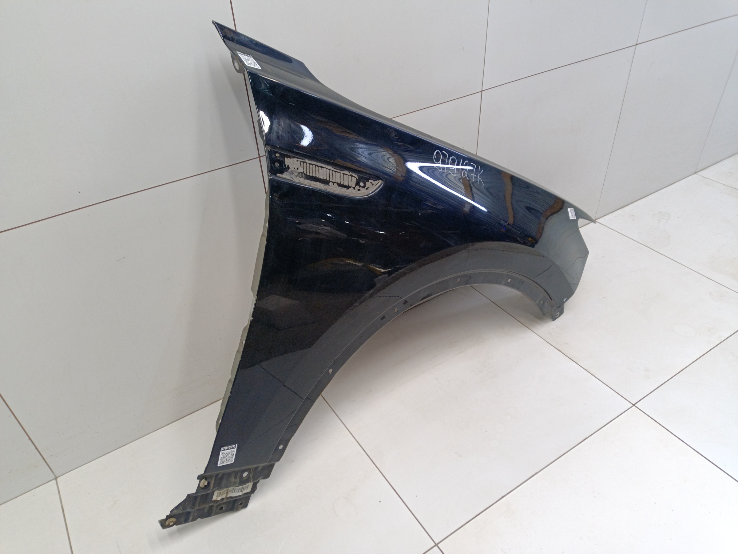 Крыло переднее правое Hongqi E-HS9