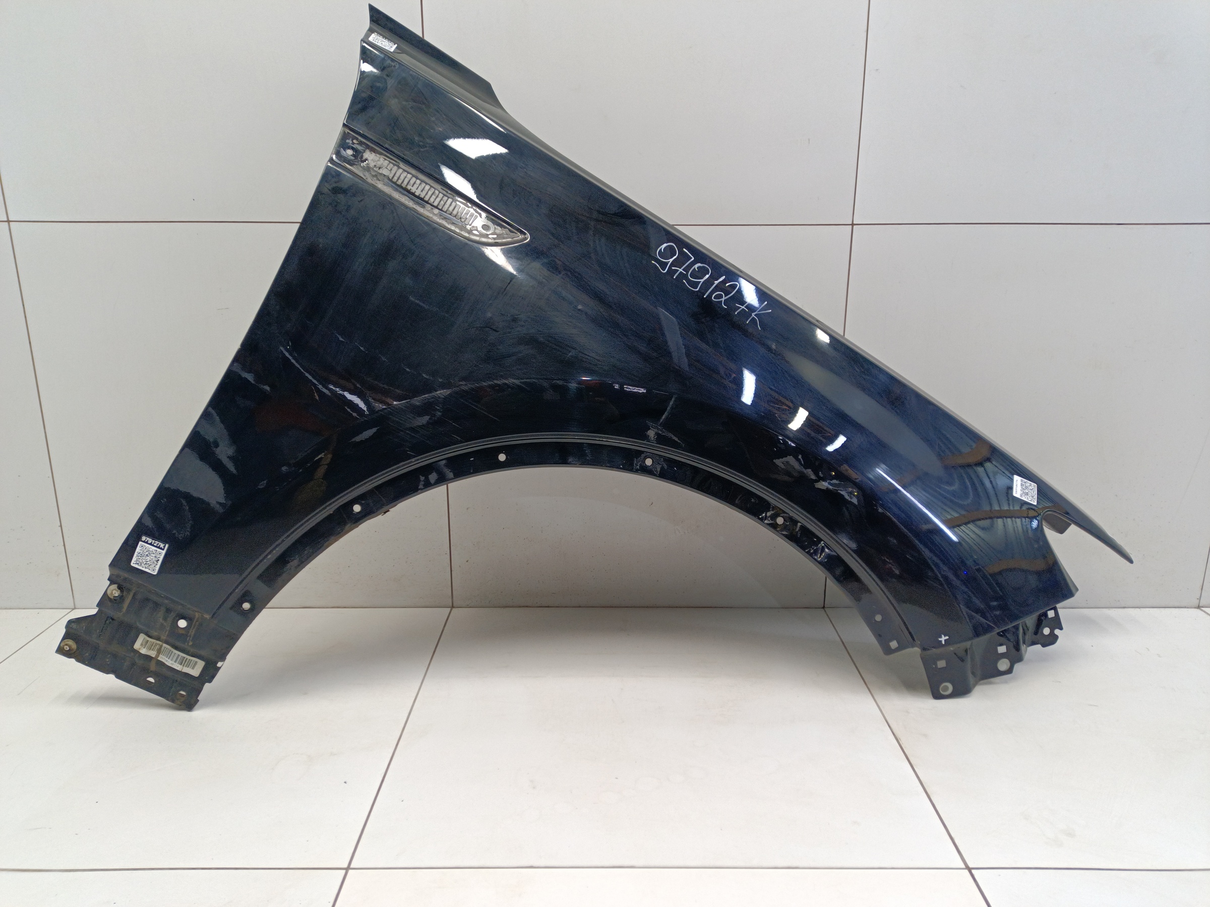 Крыло переднее правое Hongqi E-HS9