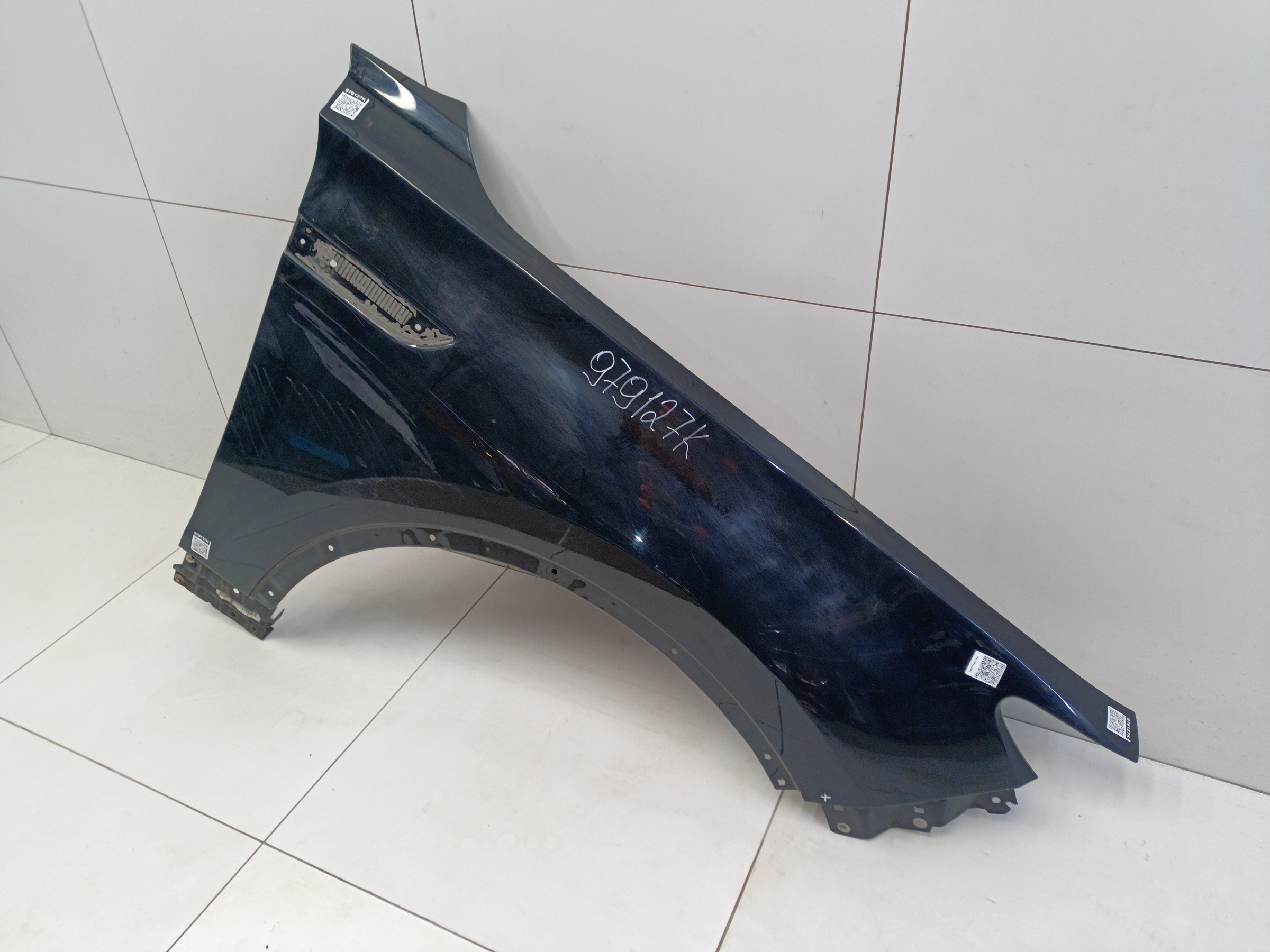 Крыло переднее правое Hongqi E-HS9