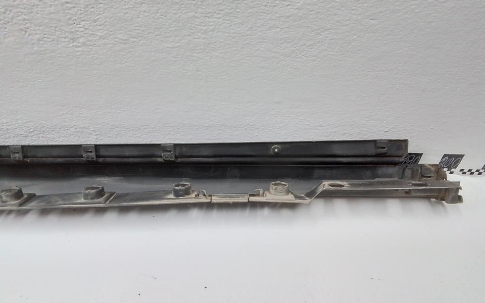 Накладка порога левого Toyota Camry V70