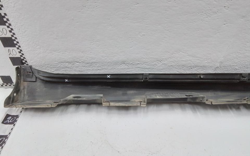 Накладка порога левого Toyota Camry V70