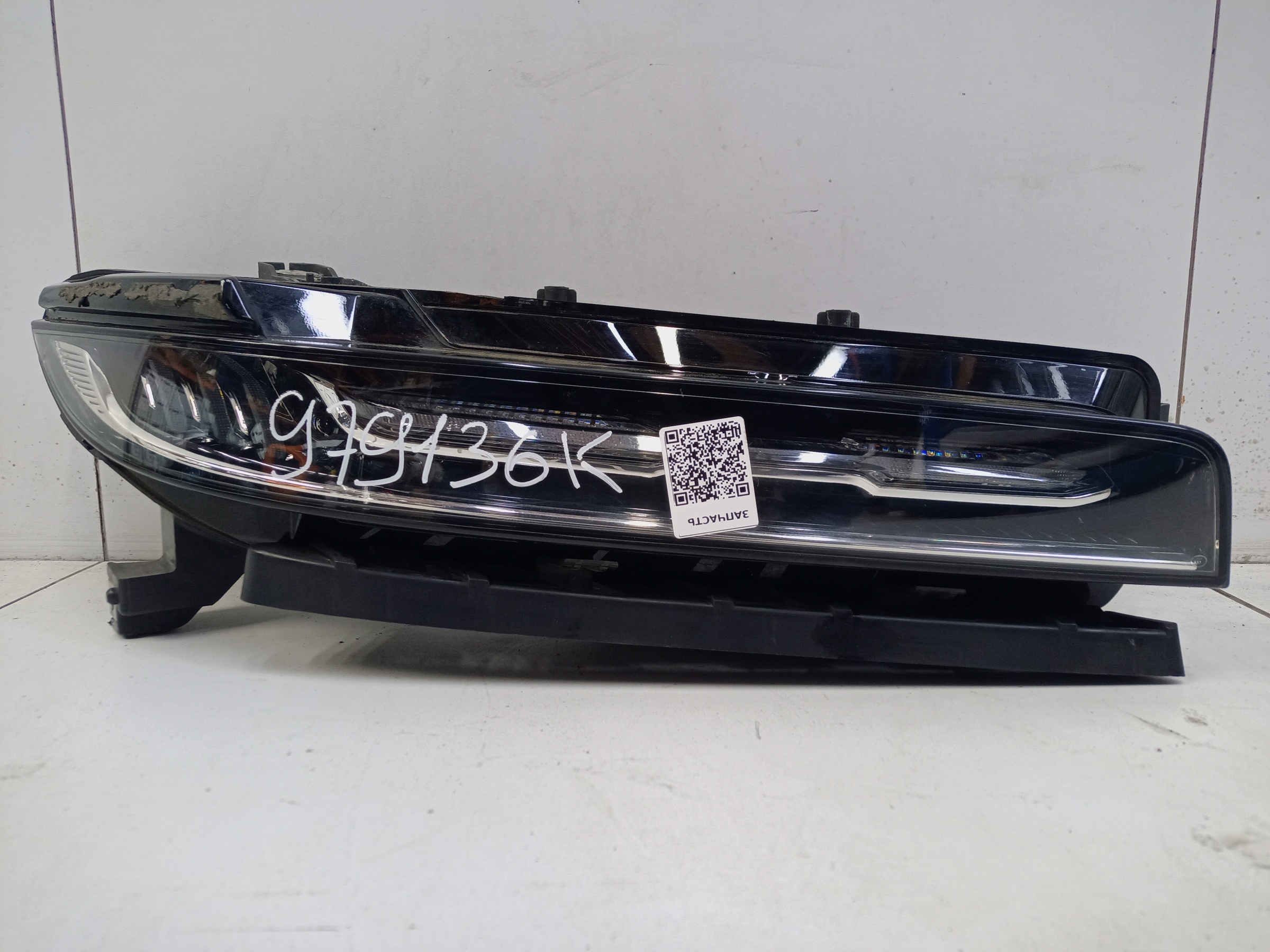 Фара ДХО передняя правая с повторителем Hongqi E-HS9