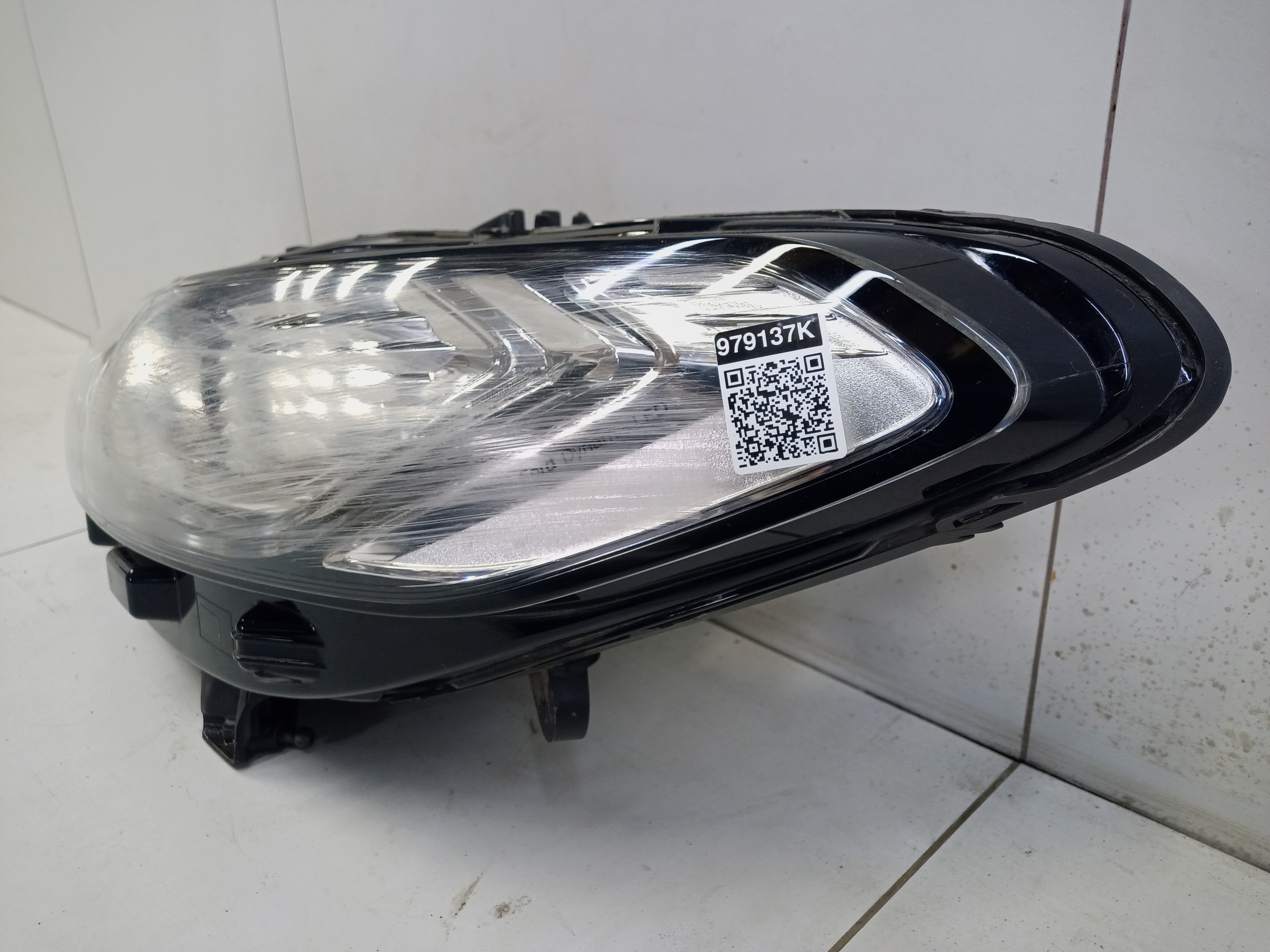 Фара передняя левая Ford Mondeo 5 LED