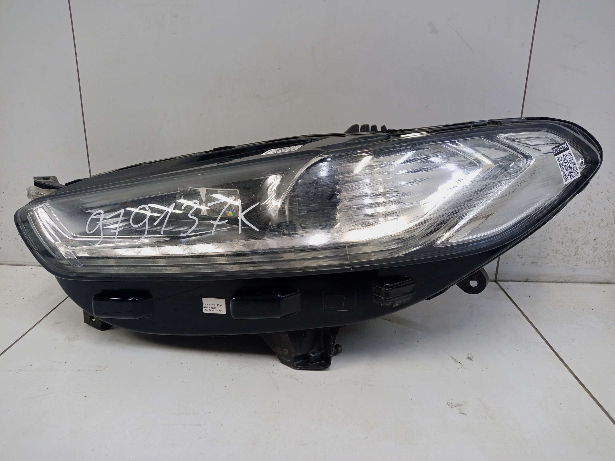 Фара передняя левая Ford Mondeo 5 LED