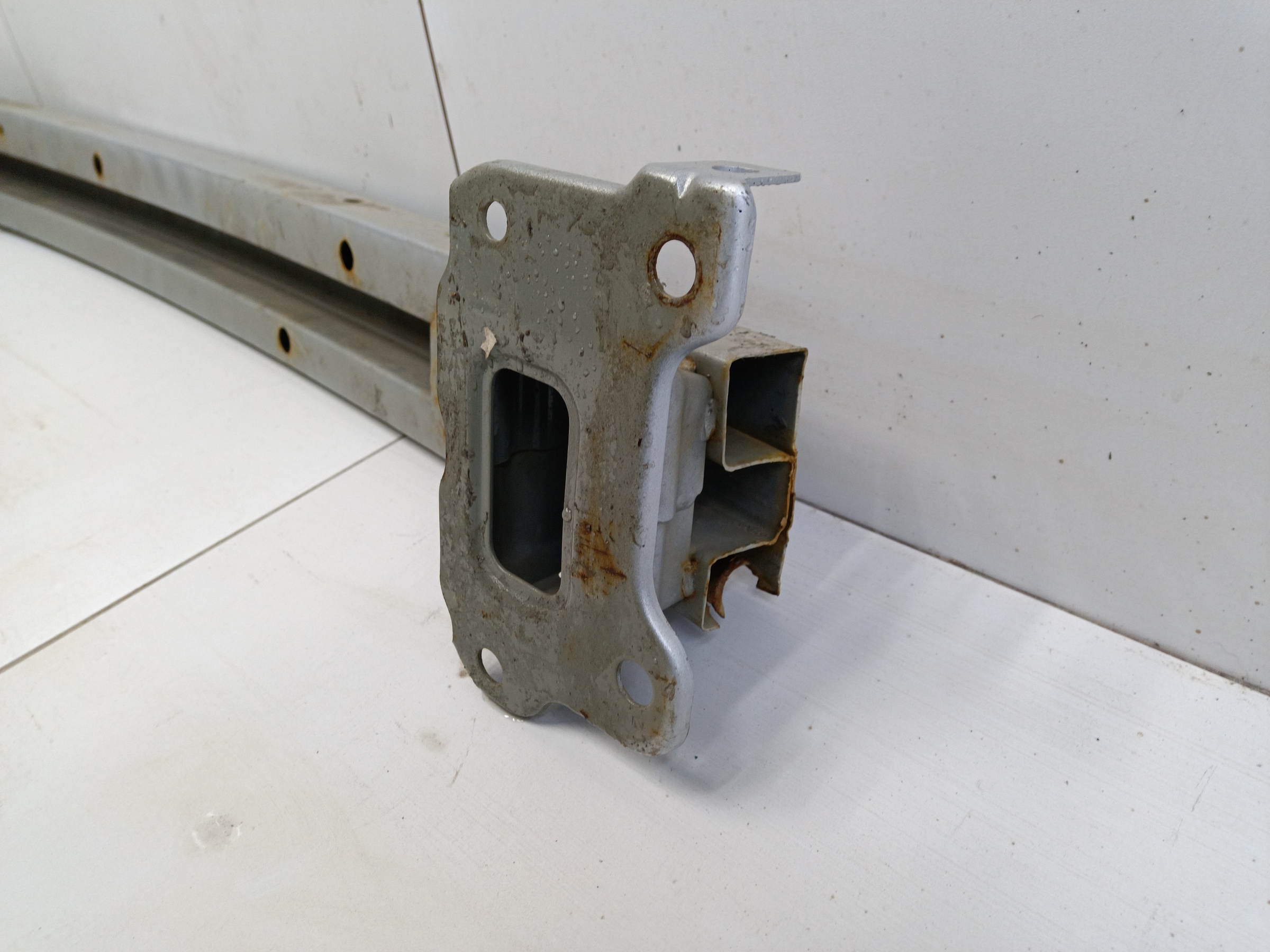 Усилитель переднего бампера Chery Tiggo 7 Pro