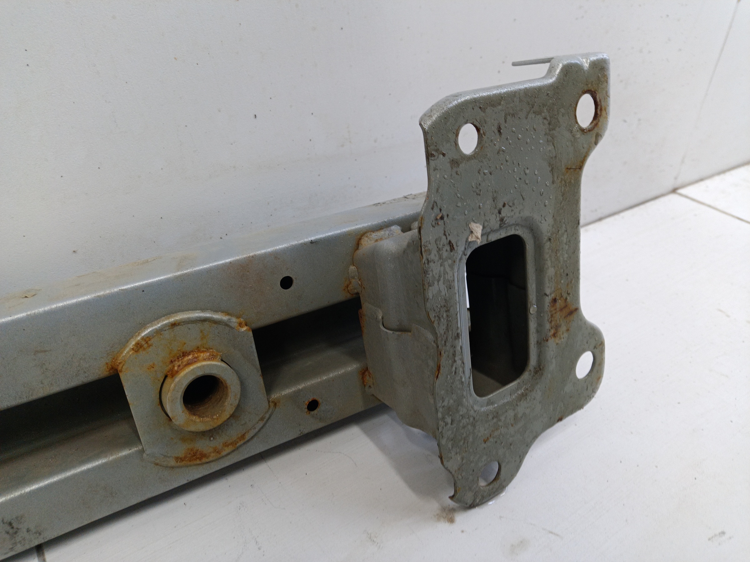 Усилитель переднего бампера Chery Tiggo 7 Pro