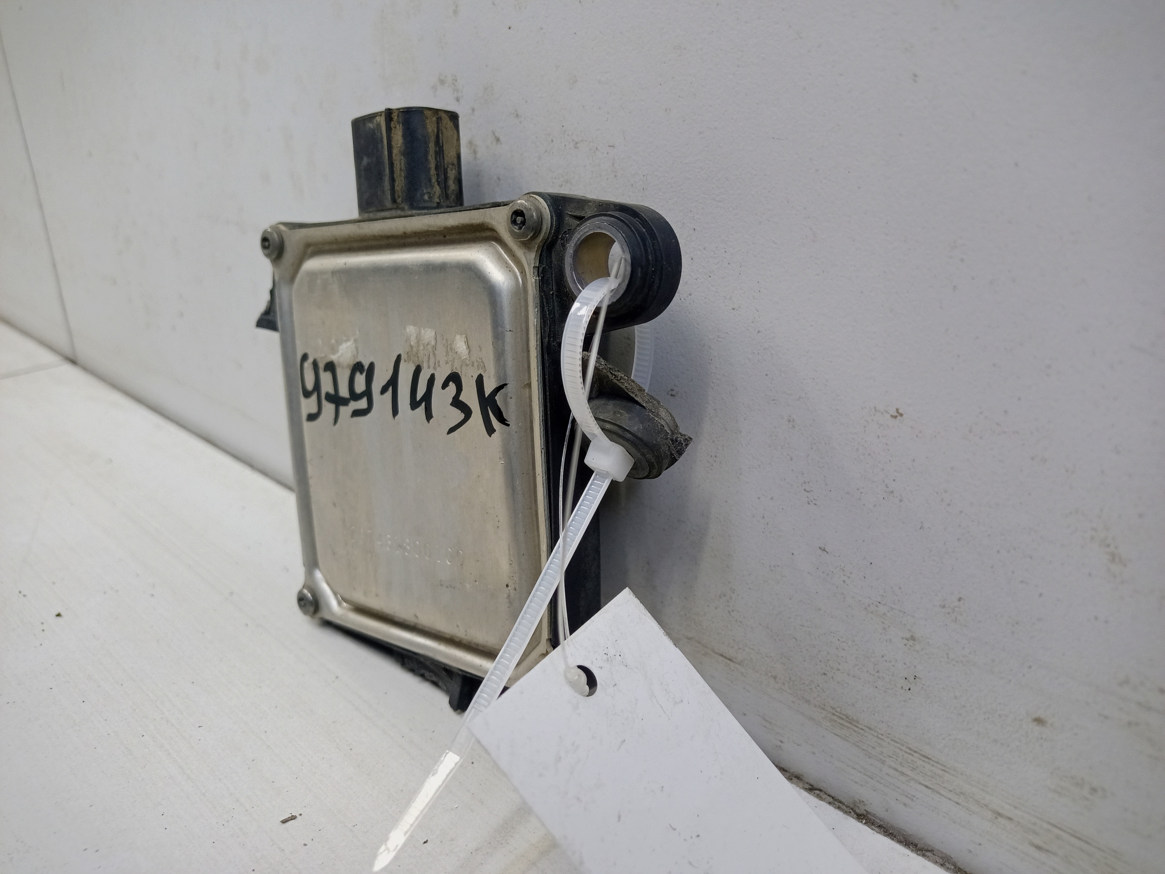 Датчик контроля слепых зон pзадний правый Toyota Land Cruiser 200 Restail 2