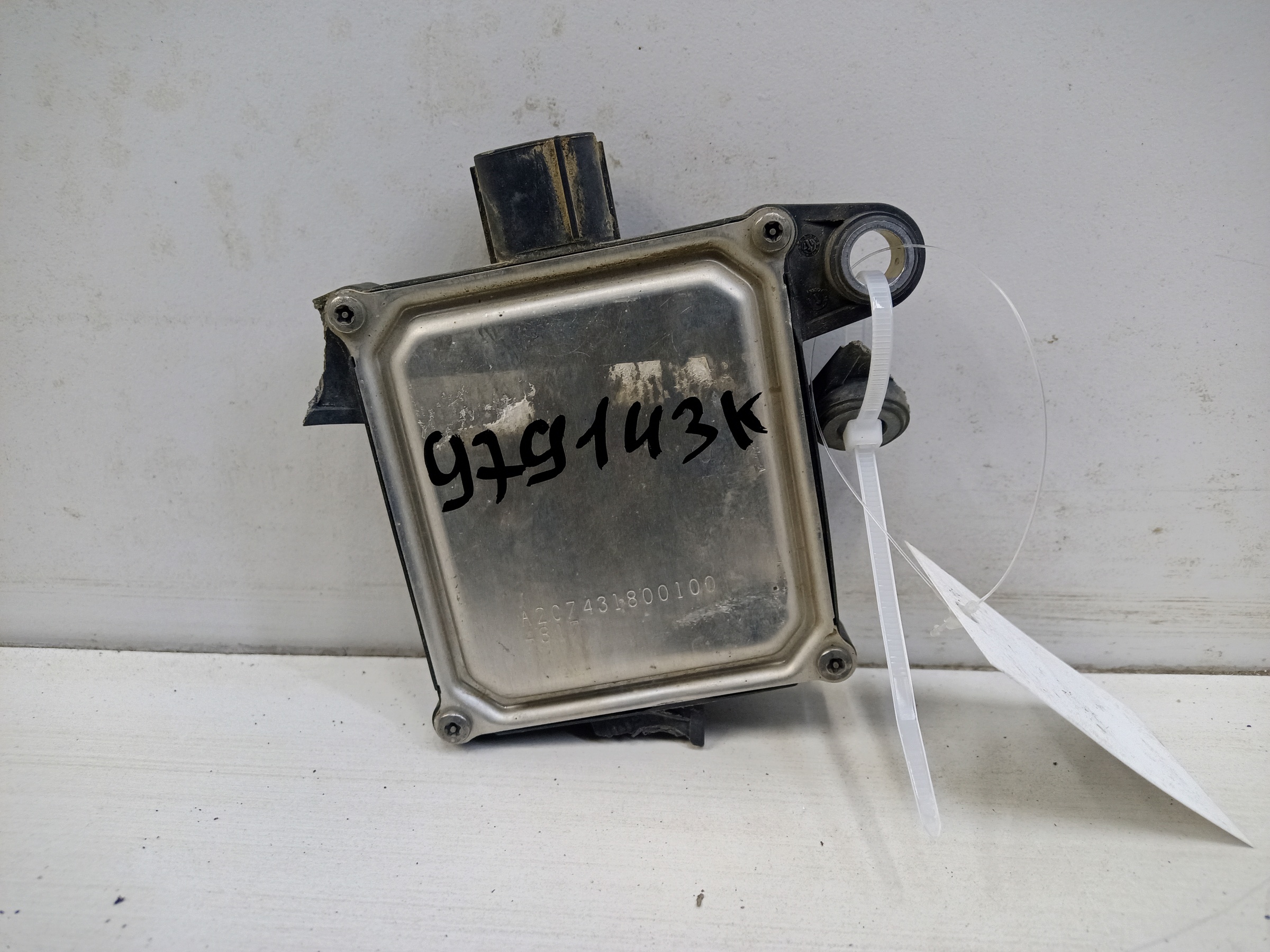 Датчик контроля слепых зон pзадний правый Toyota Land Cruiser 200 Restail 2