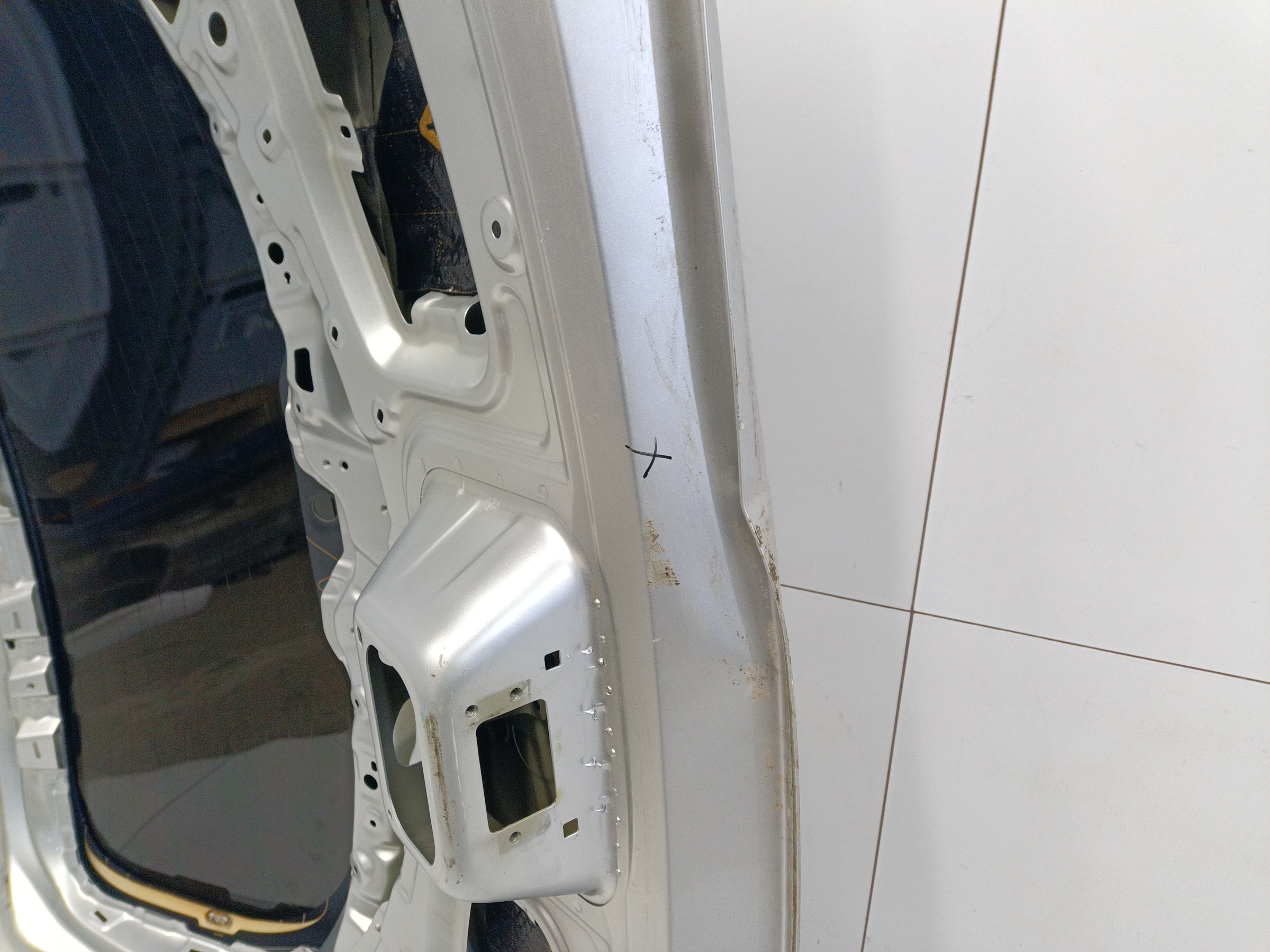 Крышка багажника Haval M6 2