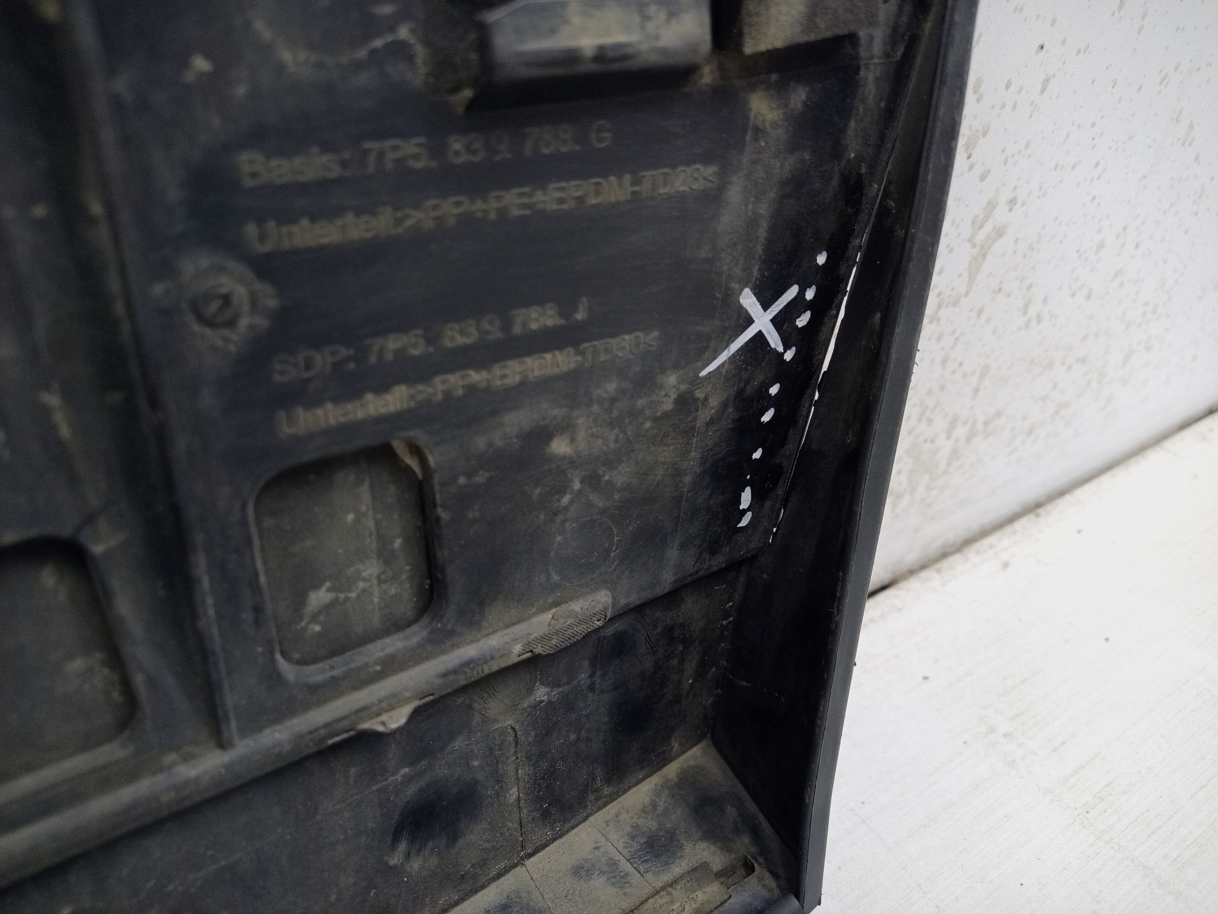 Накладка двери задней правой Porsche Cayenne 2 958