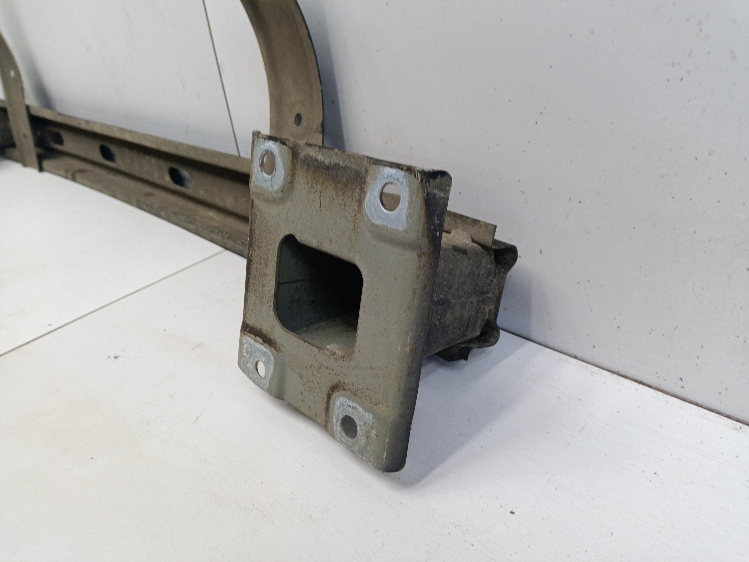 Усилитель заднего бампера Haval Jolion