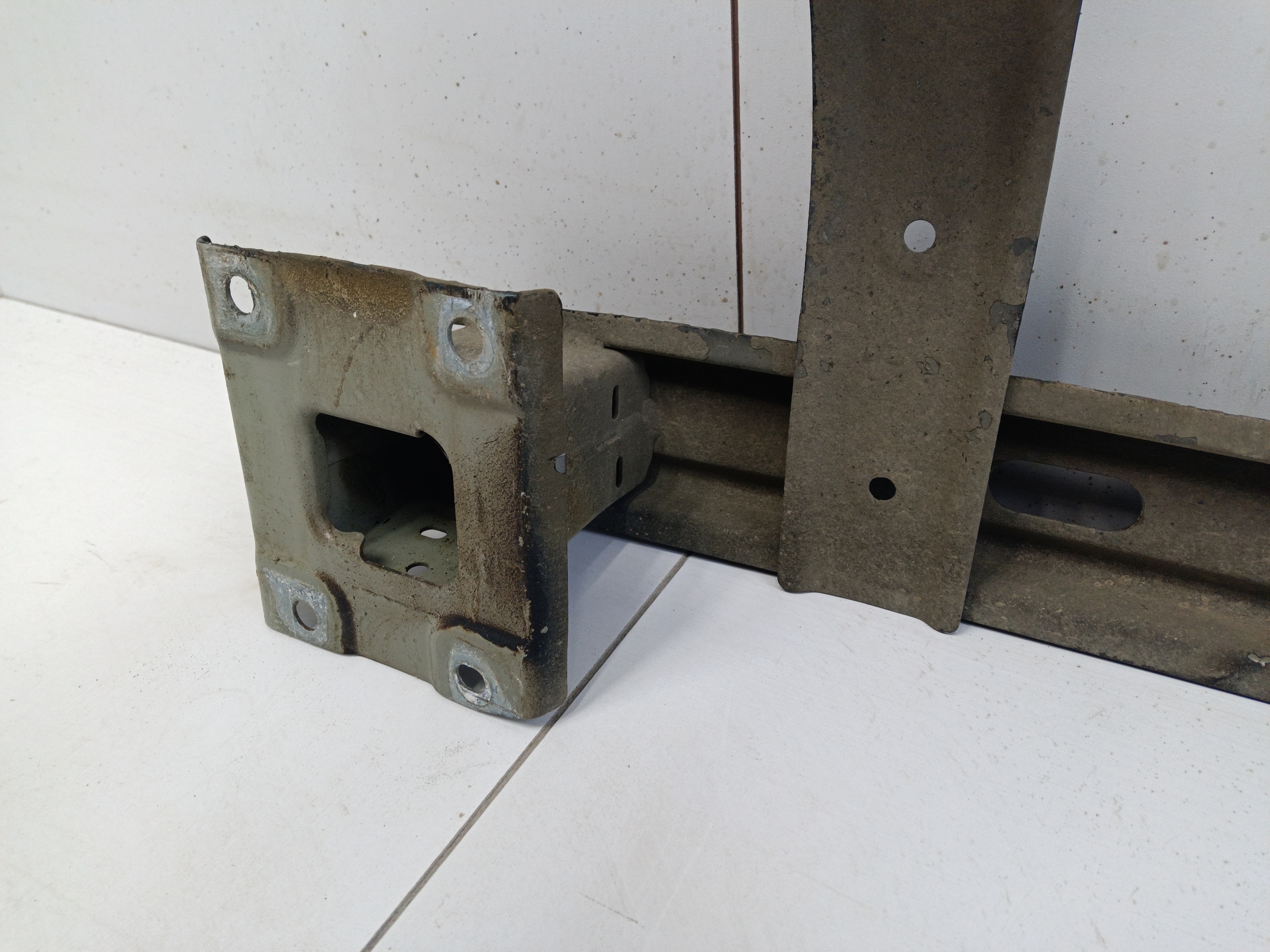 Усилитель заднего бампера Haval Jolion