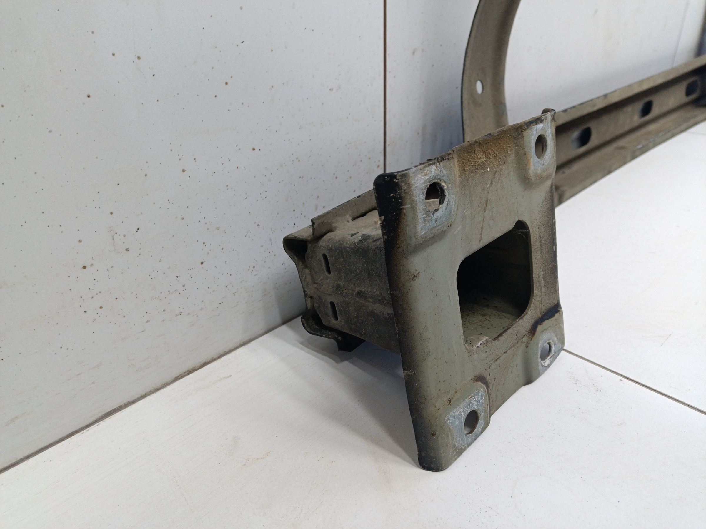 Усилитель заднего бампера Haval Jolion