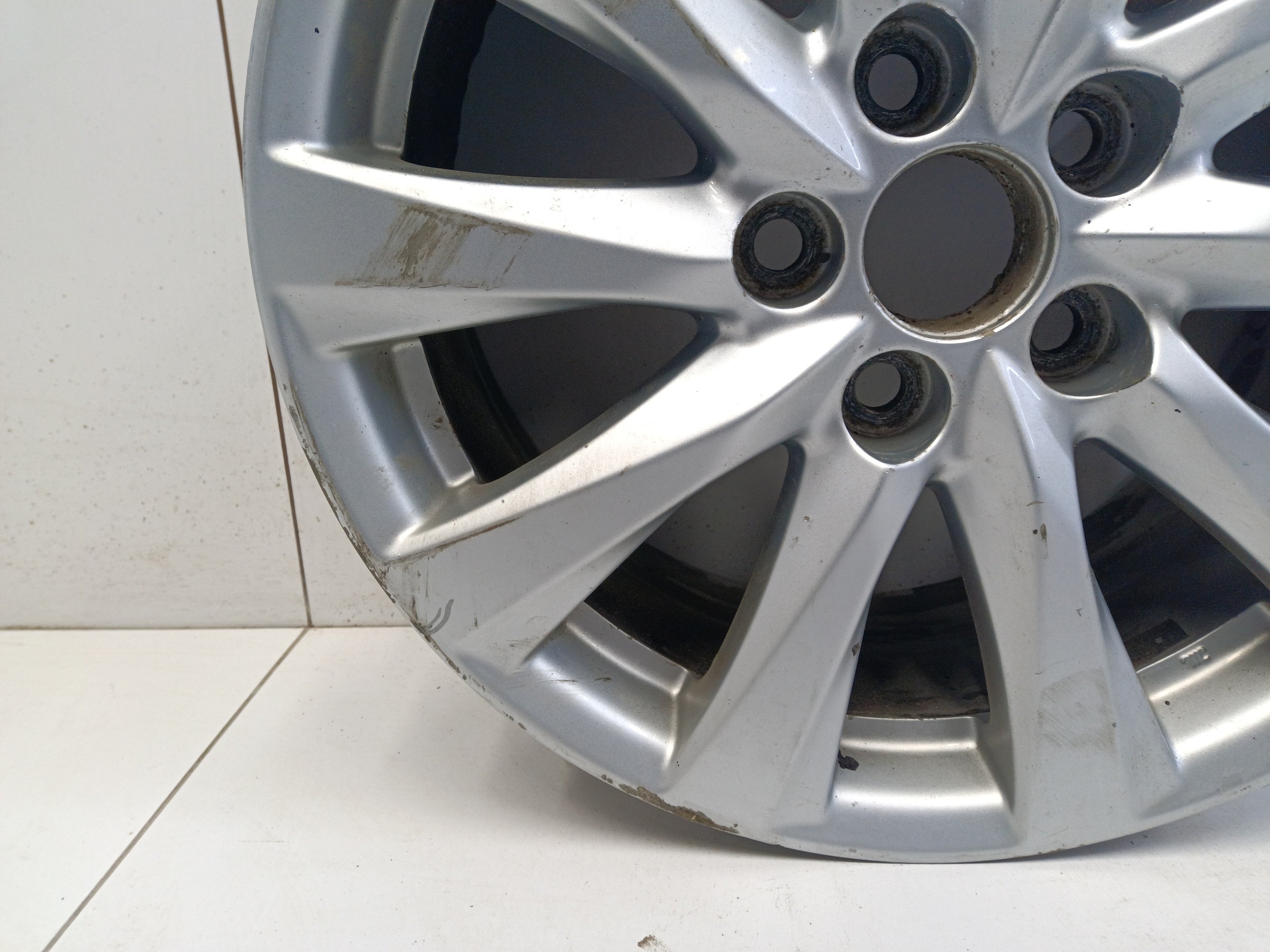 Диск колеса литой Toyota Camry V70 R17