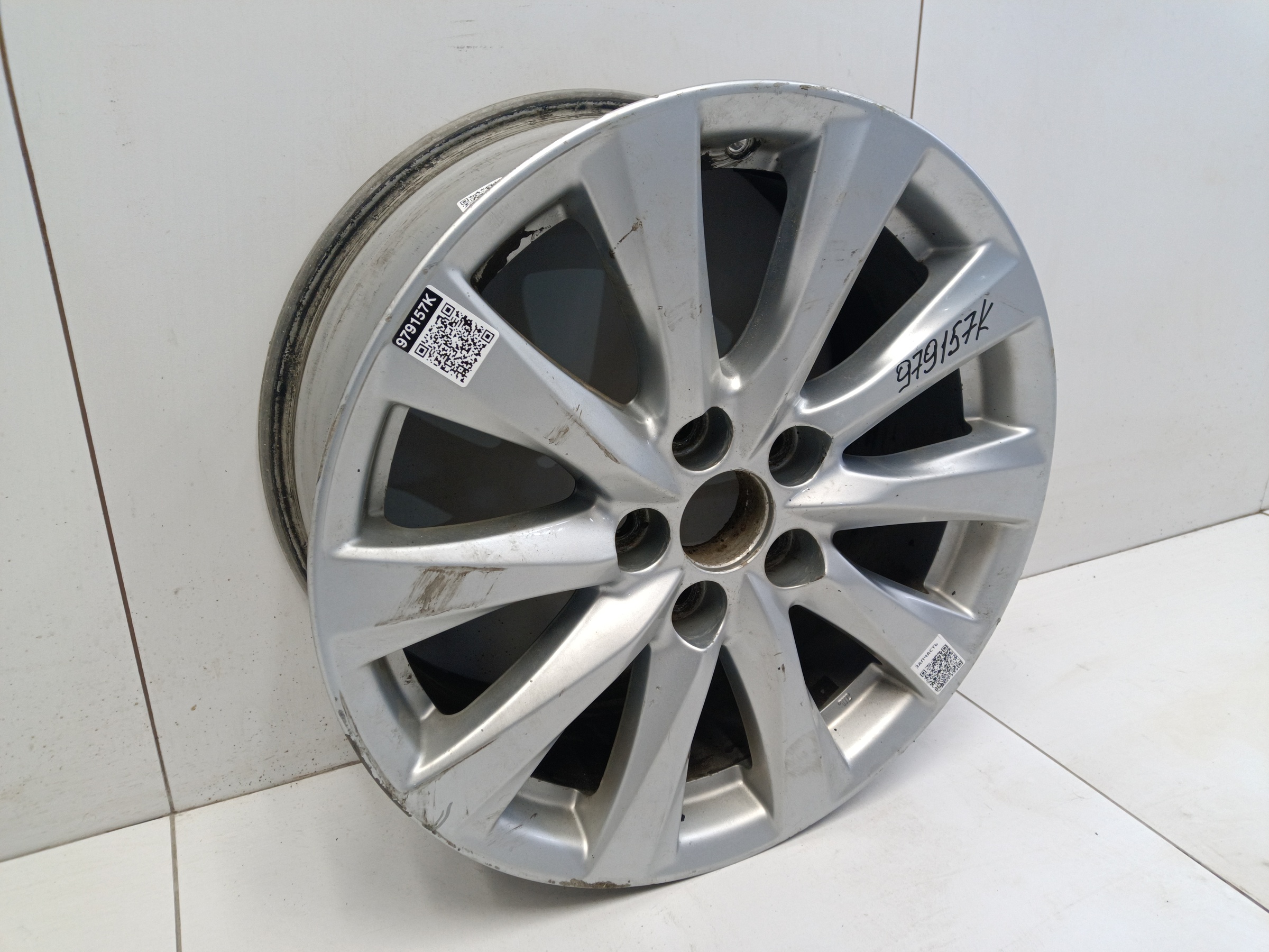 Диск колеса литой Toyota Camry V70 R17