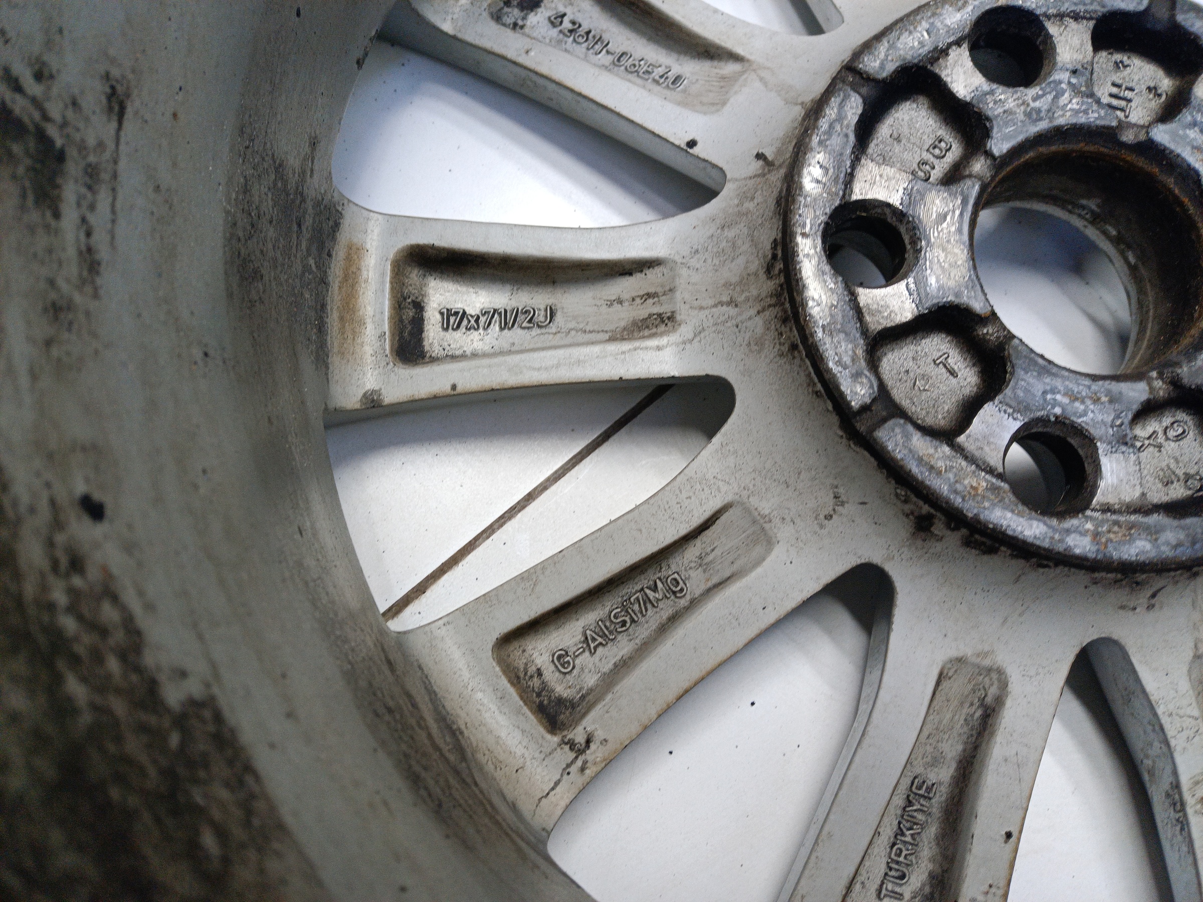 Диск колеса литой Toyota Camry V70 R17