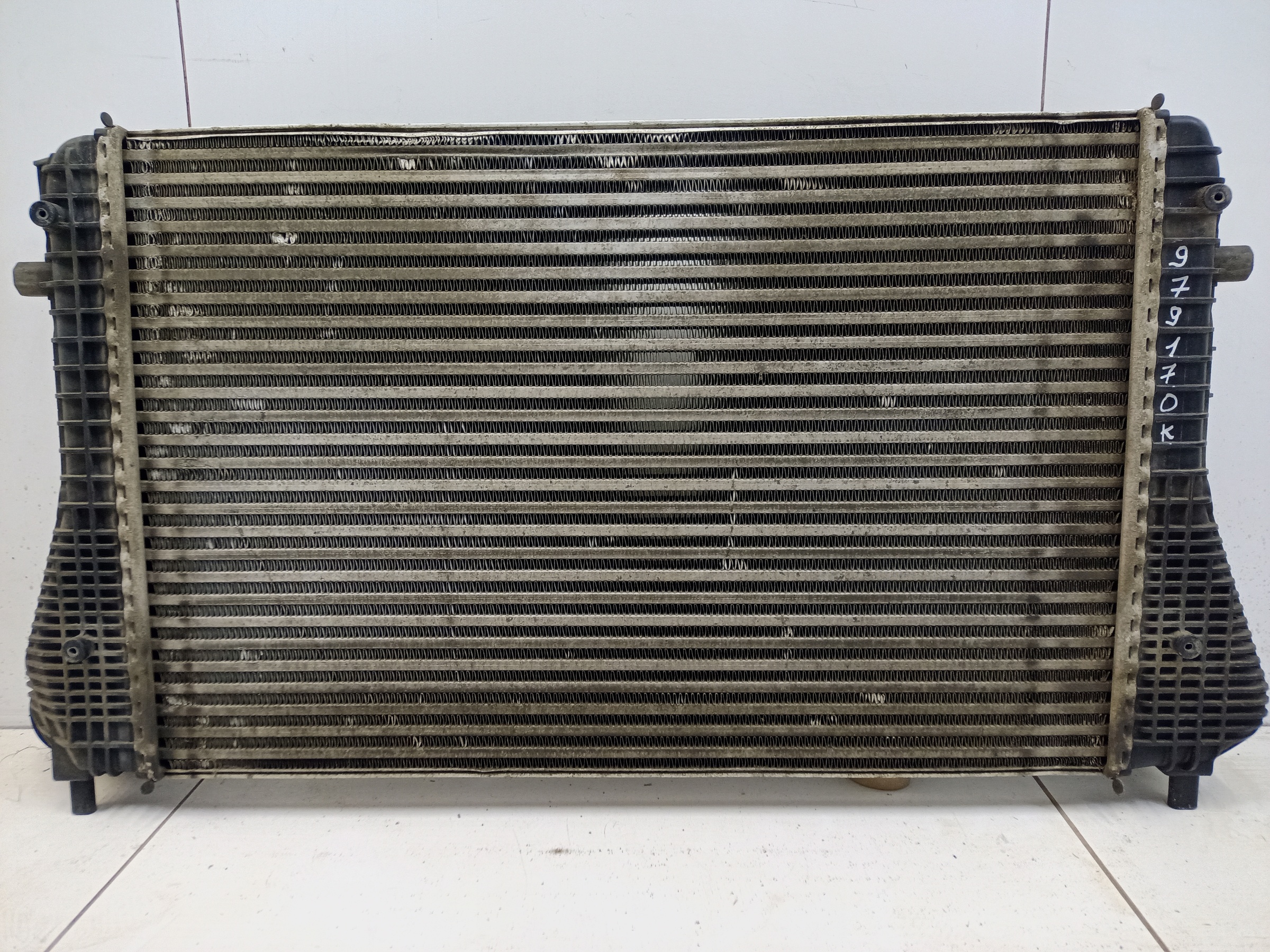 Радиатор турбины "интеркулер" Volkswagen Tiguan 1