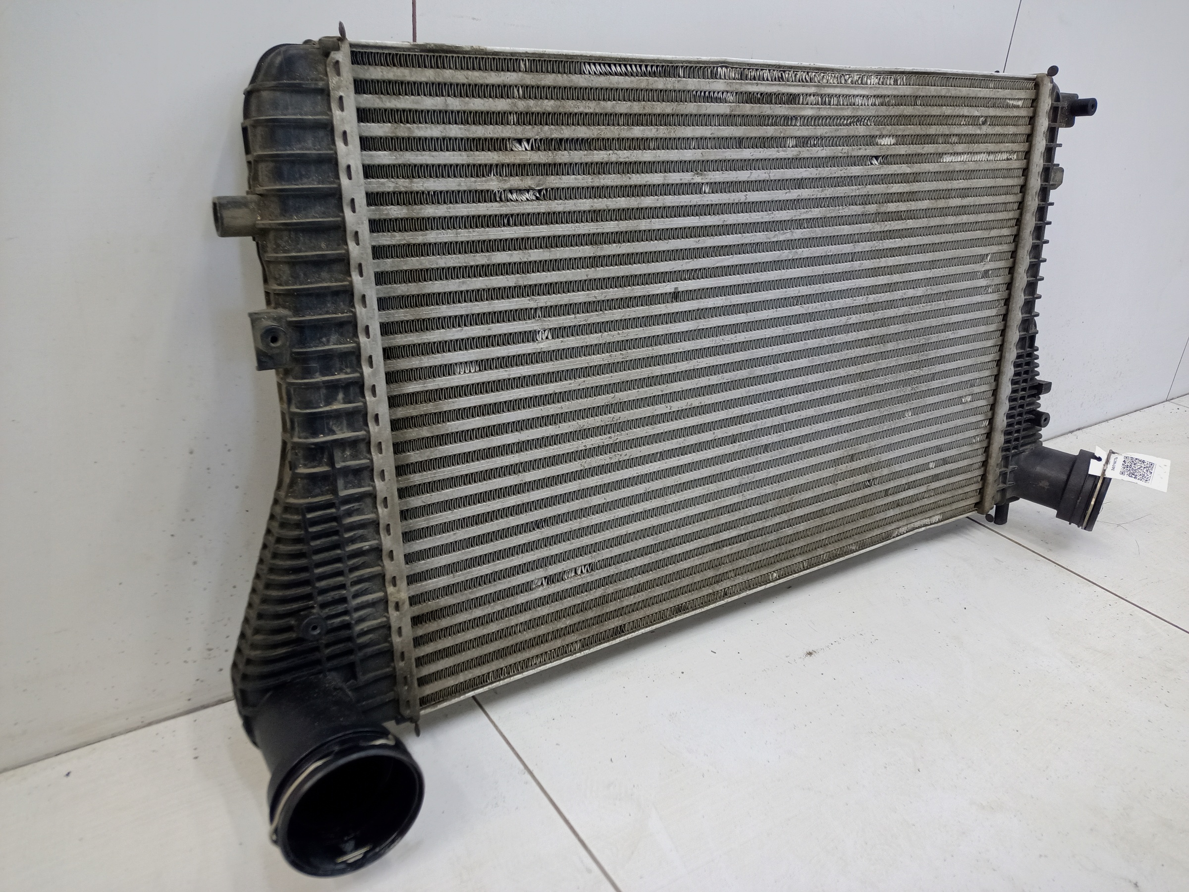 Радиатор турбины "интеркулер" Volkswagen Tiguan 1