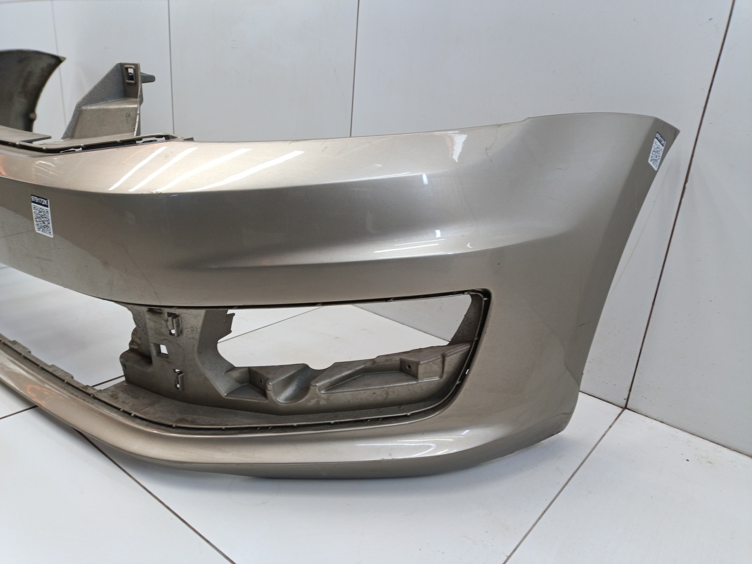 Бампер передний Volkswagen Polo 5 Sedan Restail