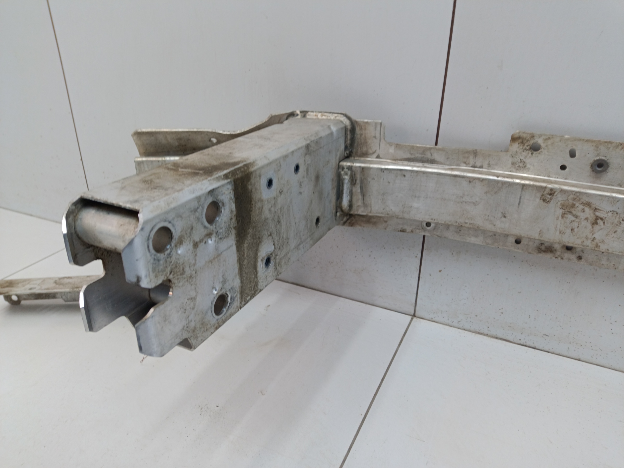 Усилитель переднего бампера BMW X7 G07