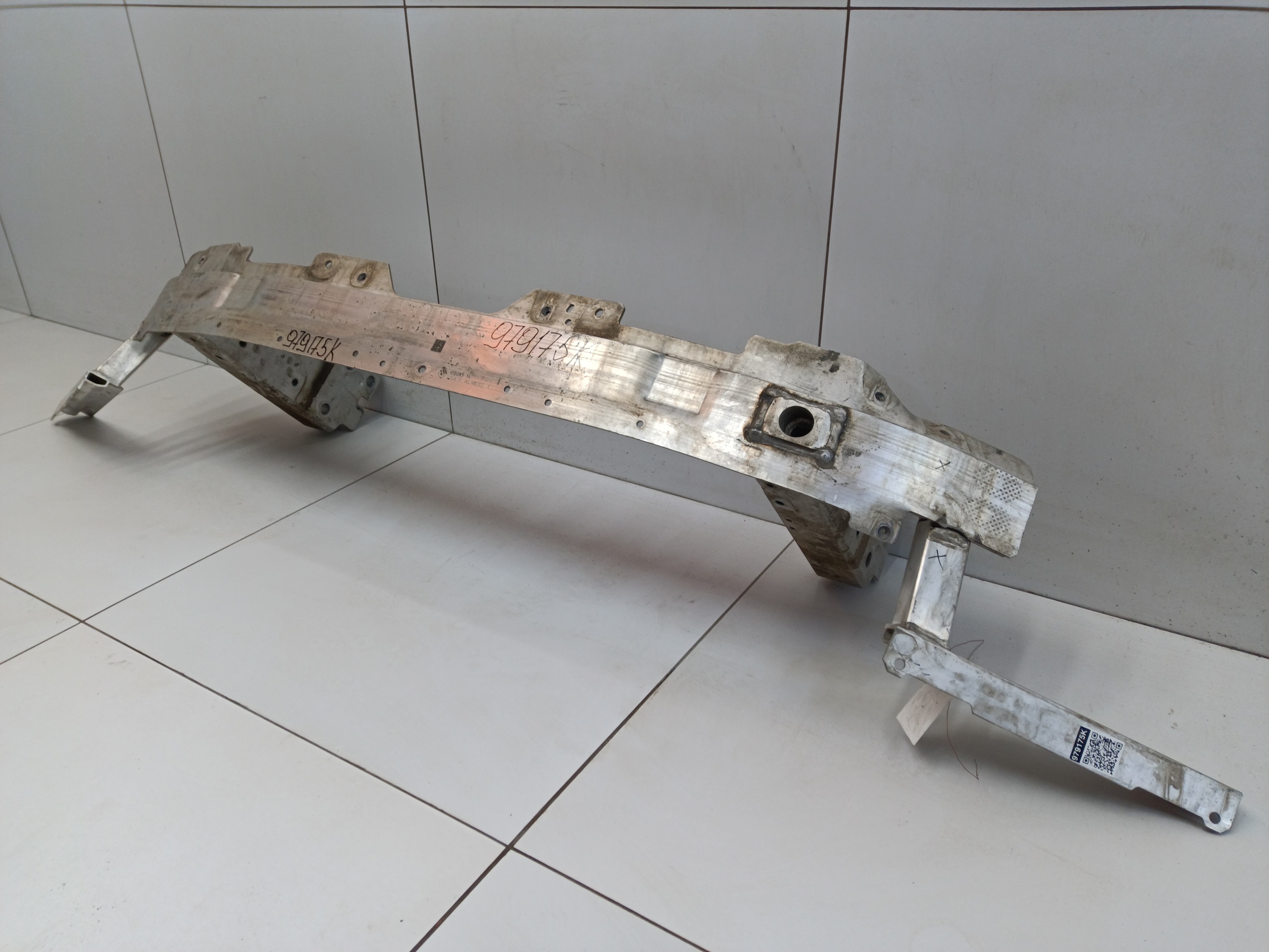 Усилитель переднего бампера BMW X7 G07