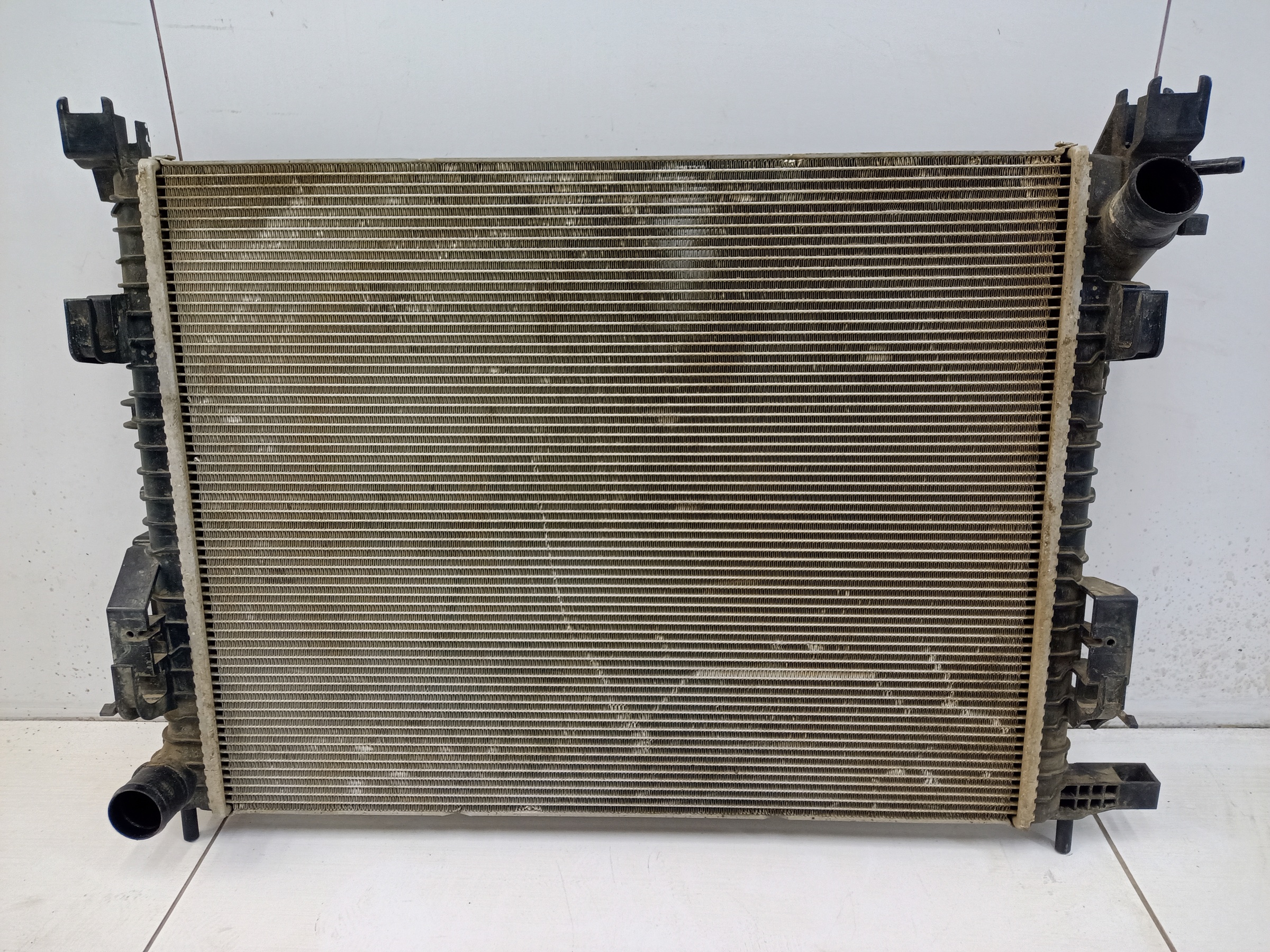 Радиатор охлаждения двигателя Renault Arkana