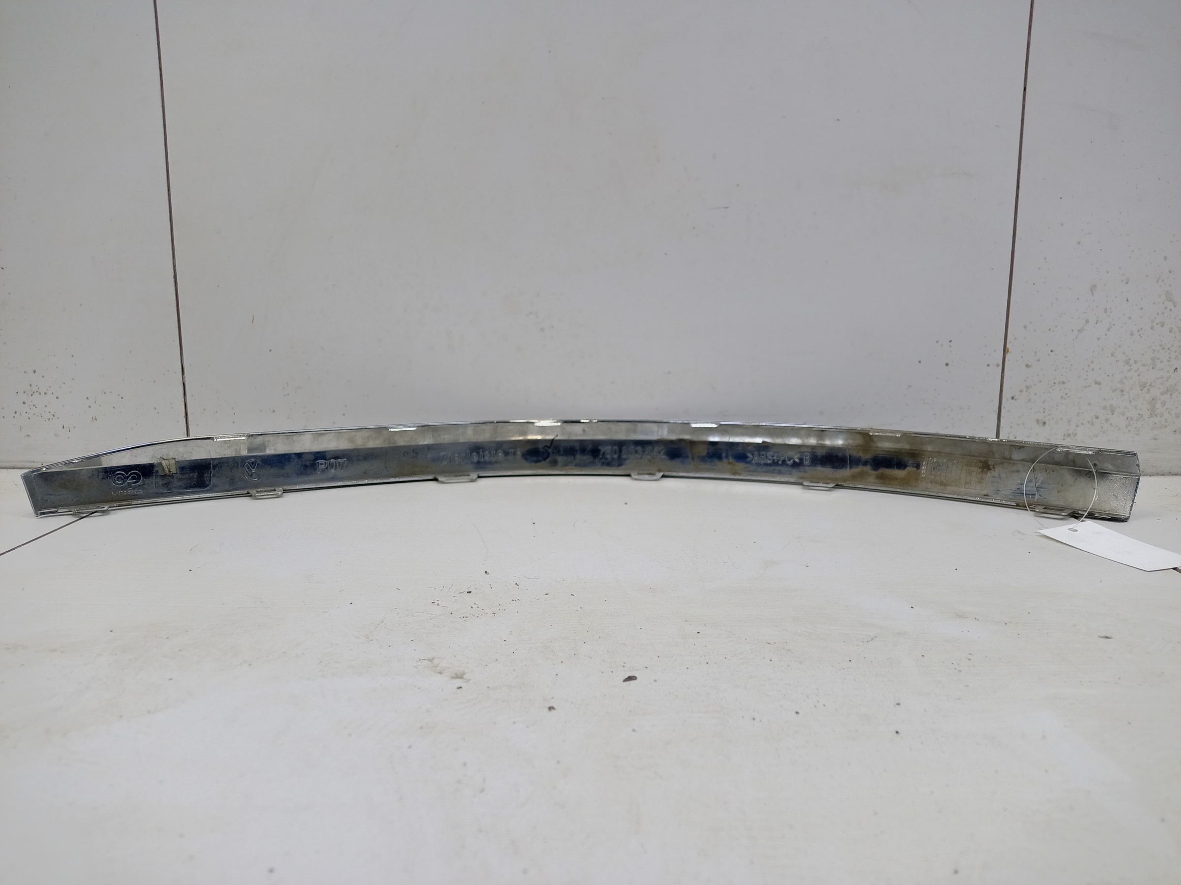 Накладка хром заднего бампера правая Volkswagen Touareg 3