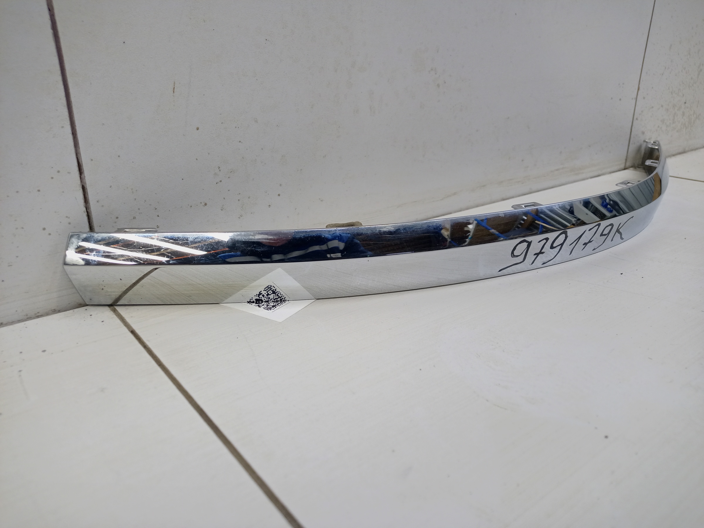 Накладка хром заднего бампера правая Volkswagen Touareg 3