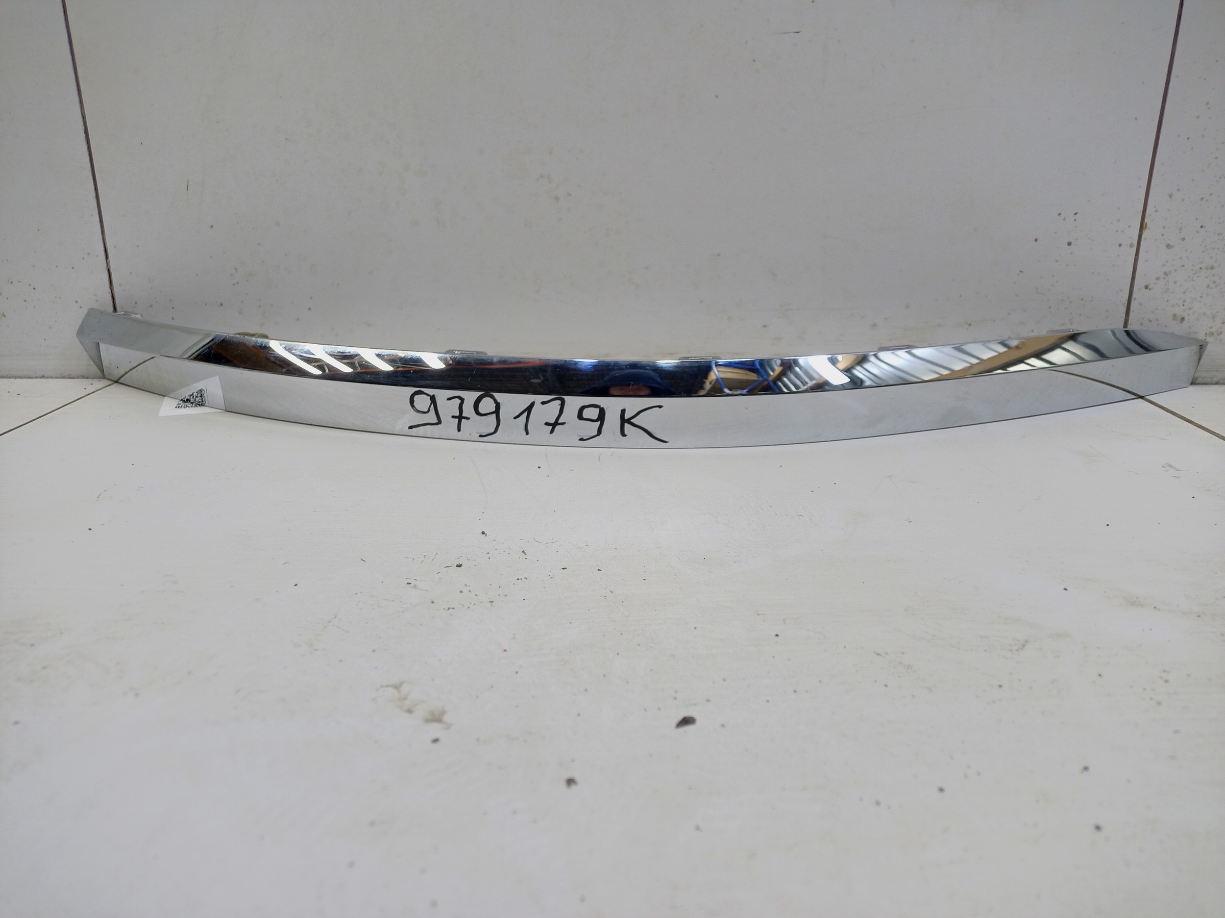 Накладка хром заднего бампера правая Volkswagen Touareg 3