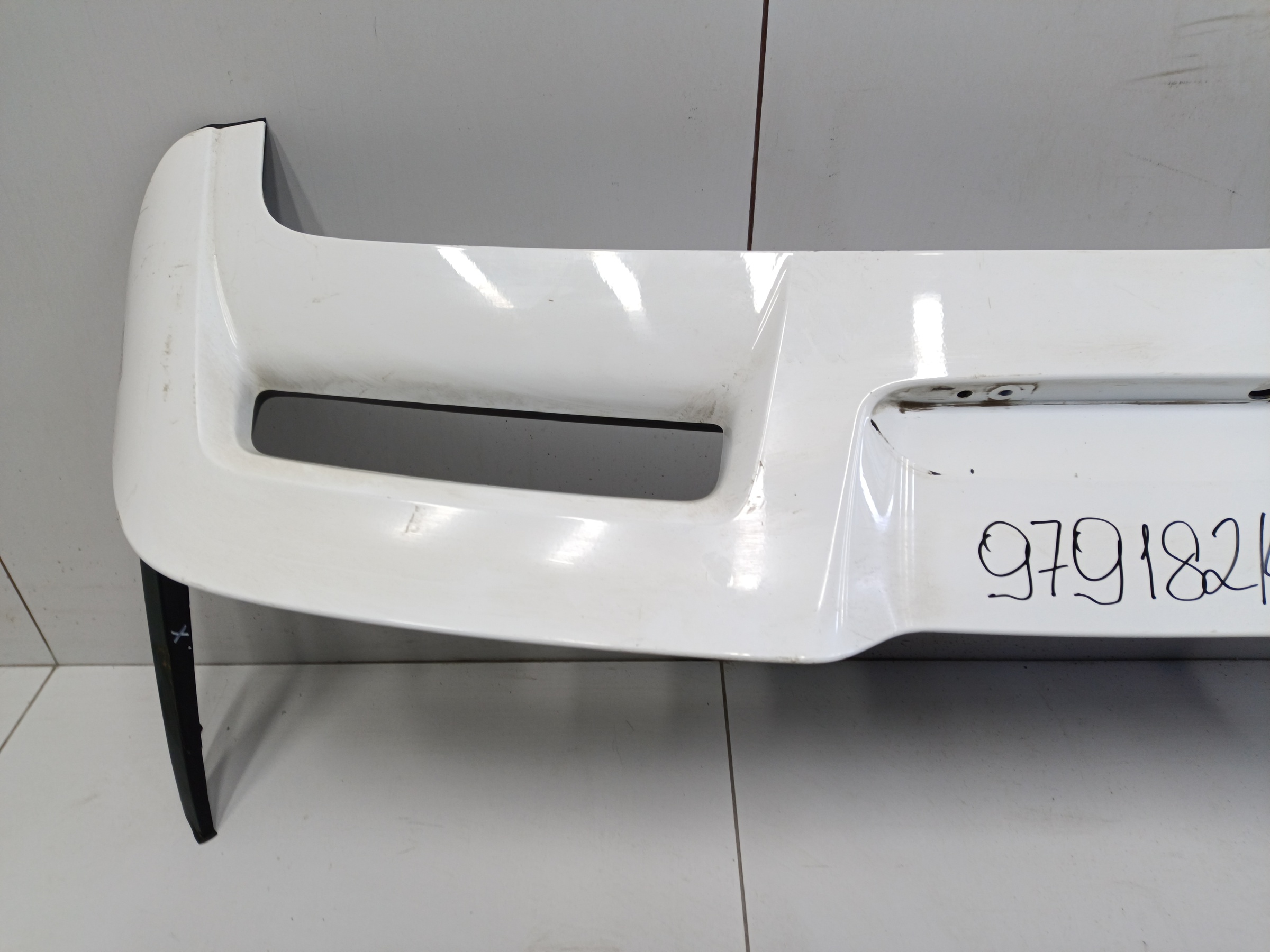 Спойлер крышки багажника Geely Coolray